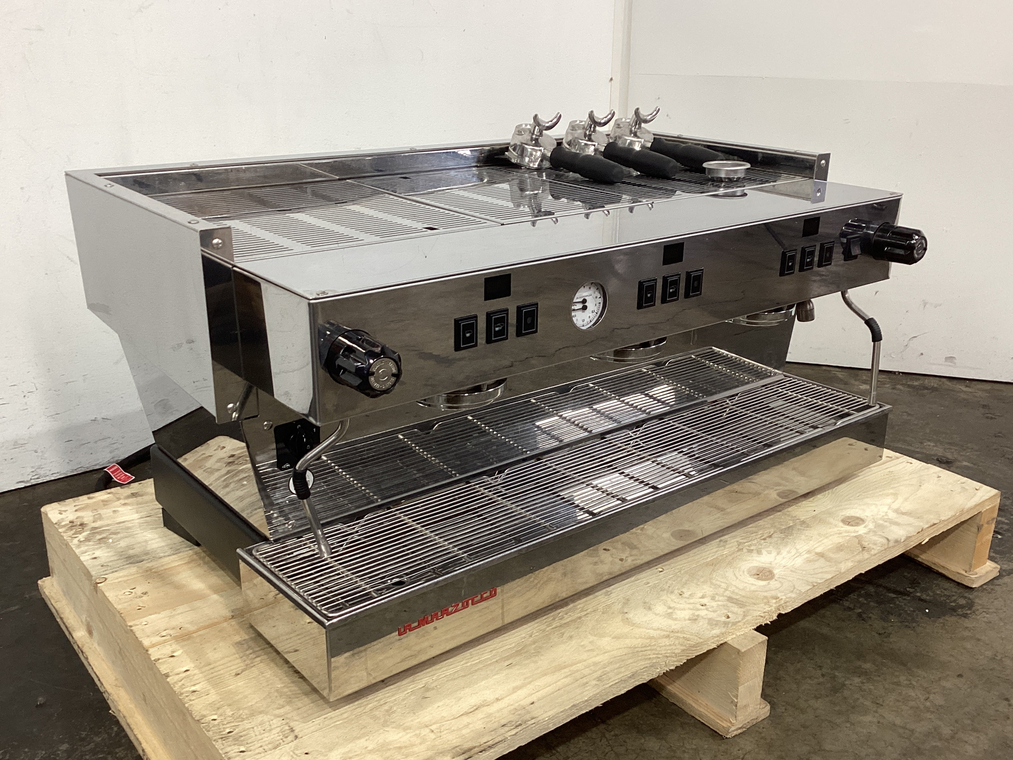 La Marzocco 3AVHW 3 Group Coffee Machine - 838764