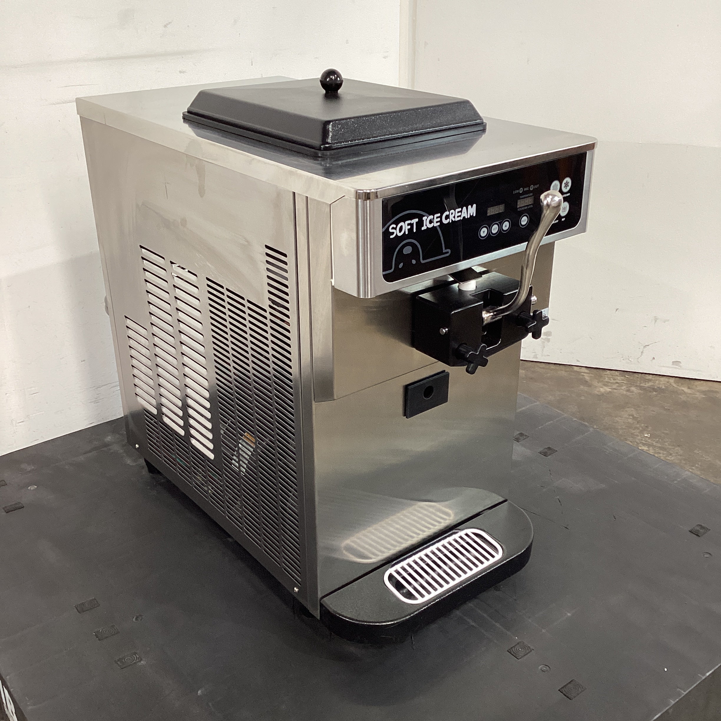 Icetro SSI-151TG Ice Cream Machine - 843329
