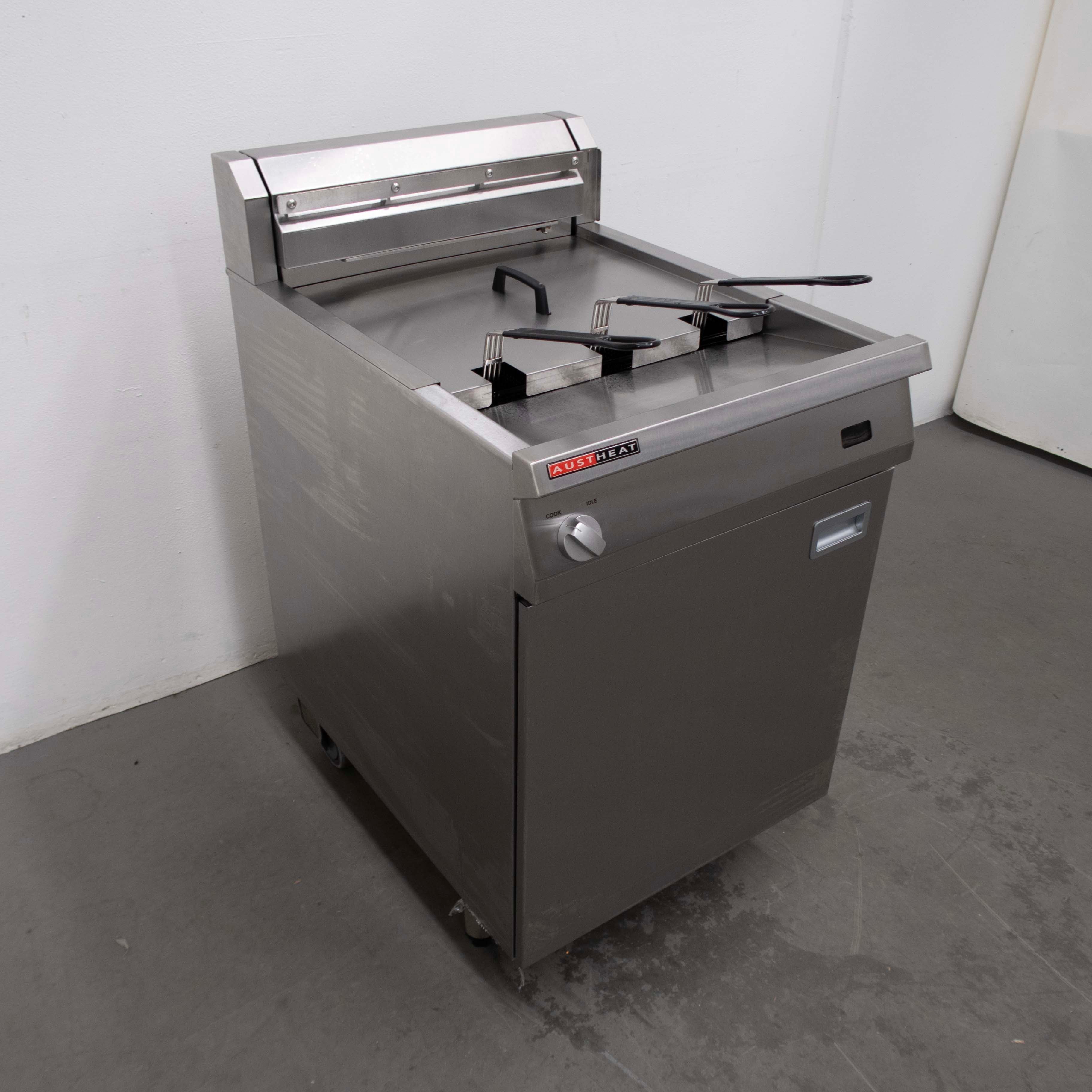 Roband AF813R Single Pan Fryer - 843387