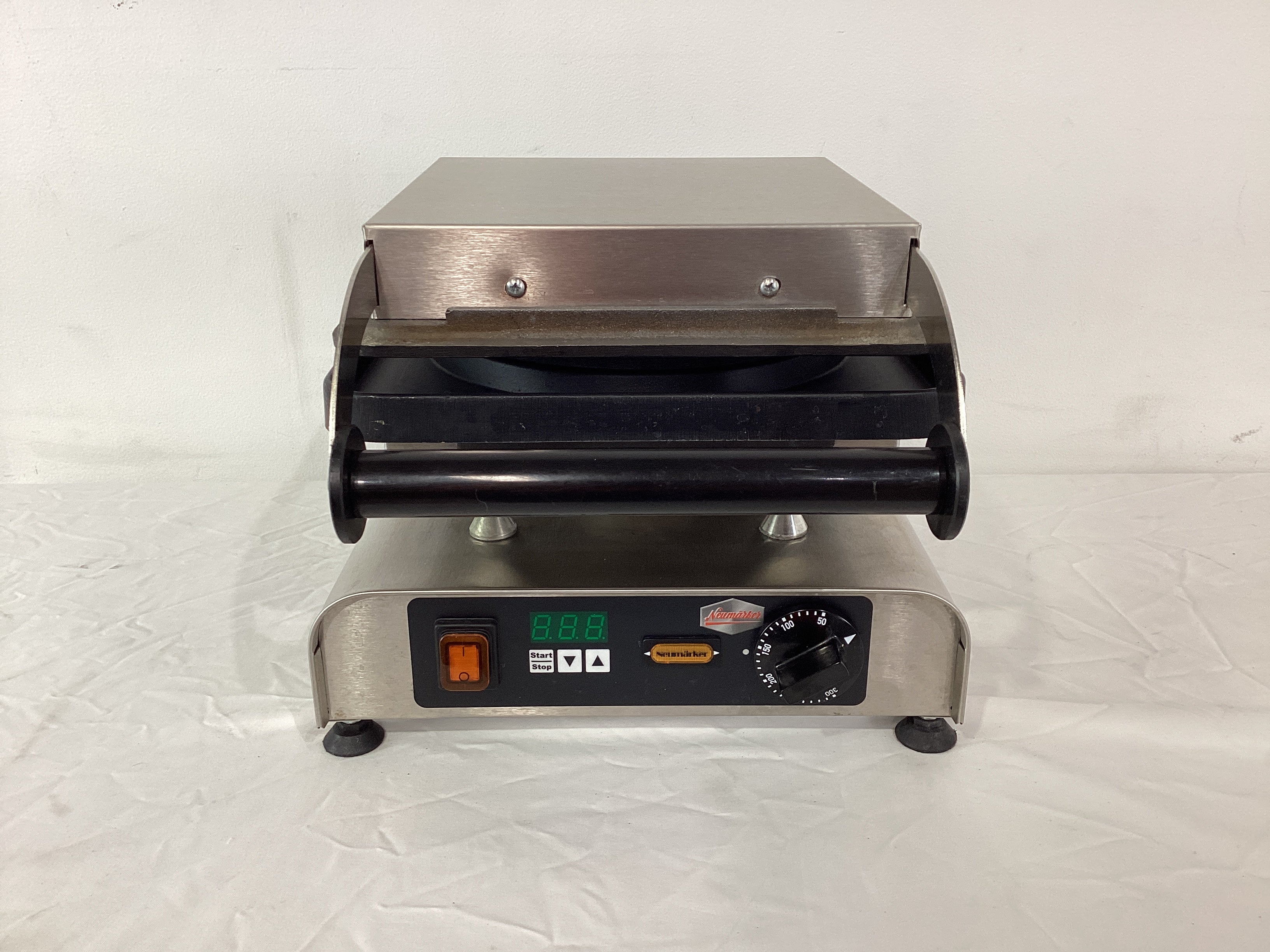 Neumarker 12-40718DT Waffle Maker - 844340