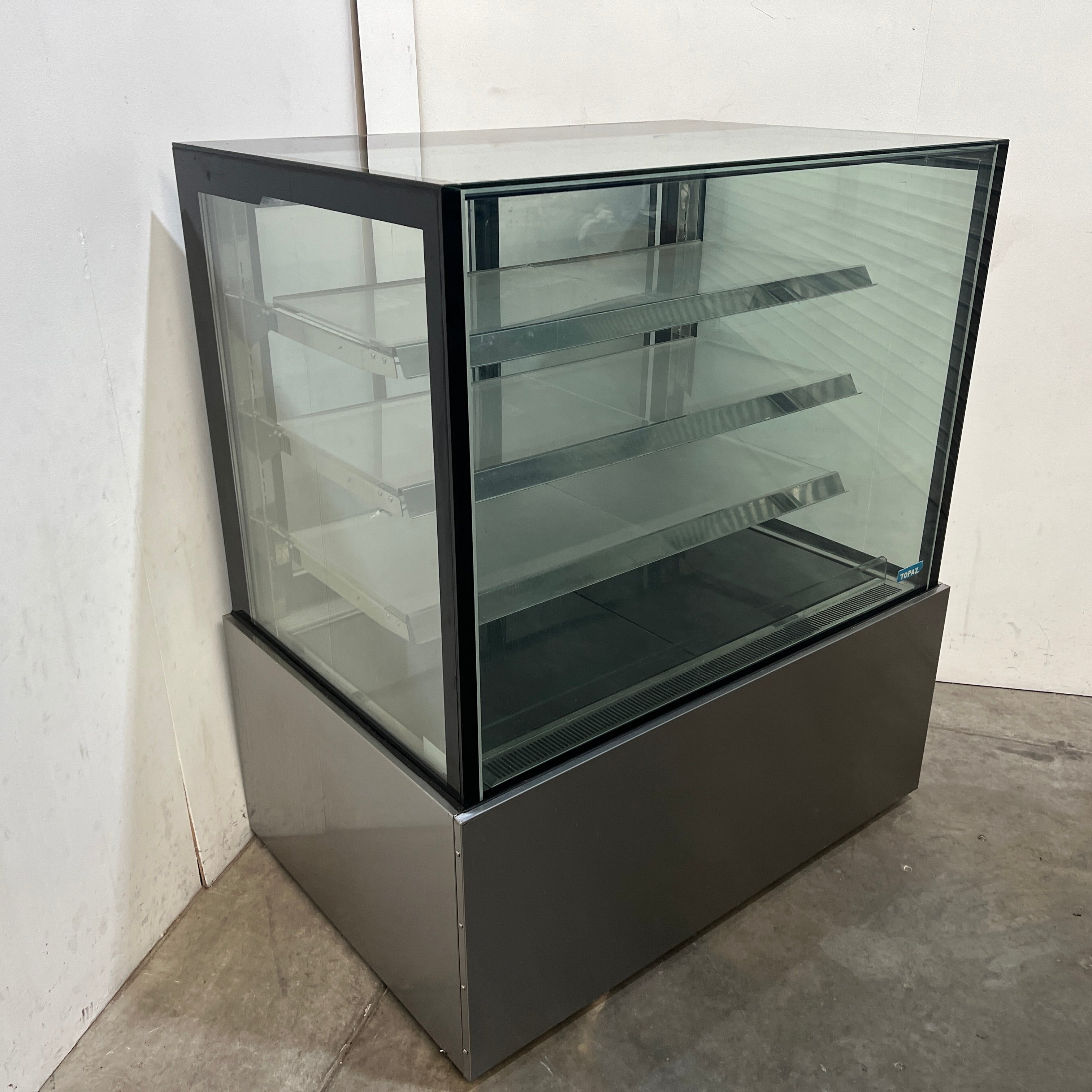 Williams HTGH12 Cake Display - 844879