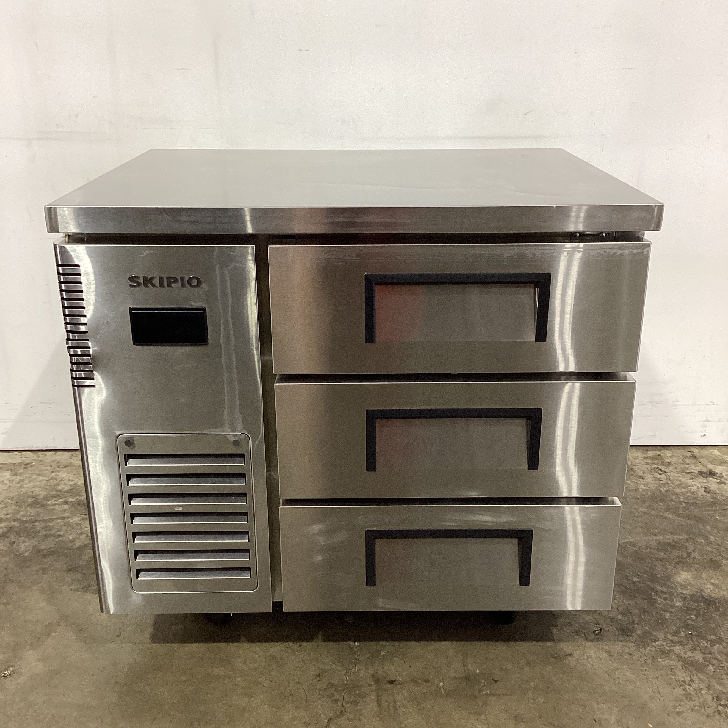 Skipio SUF9-3D-3 Undercounter Freezer - 845962