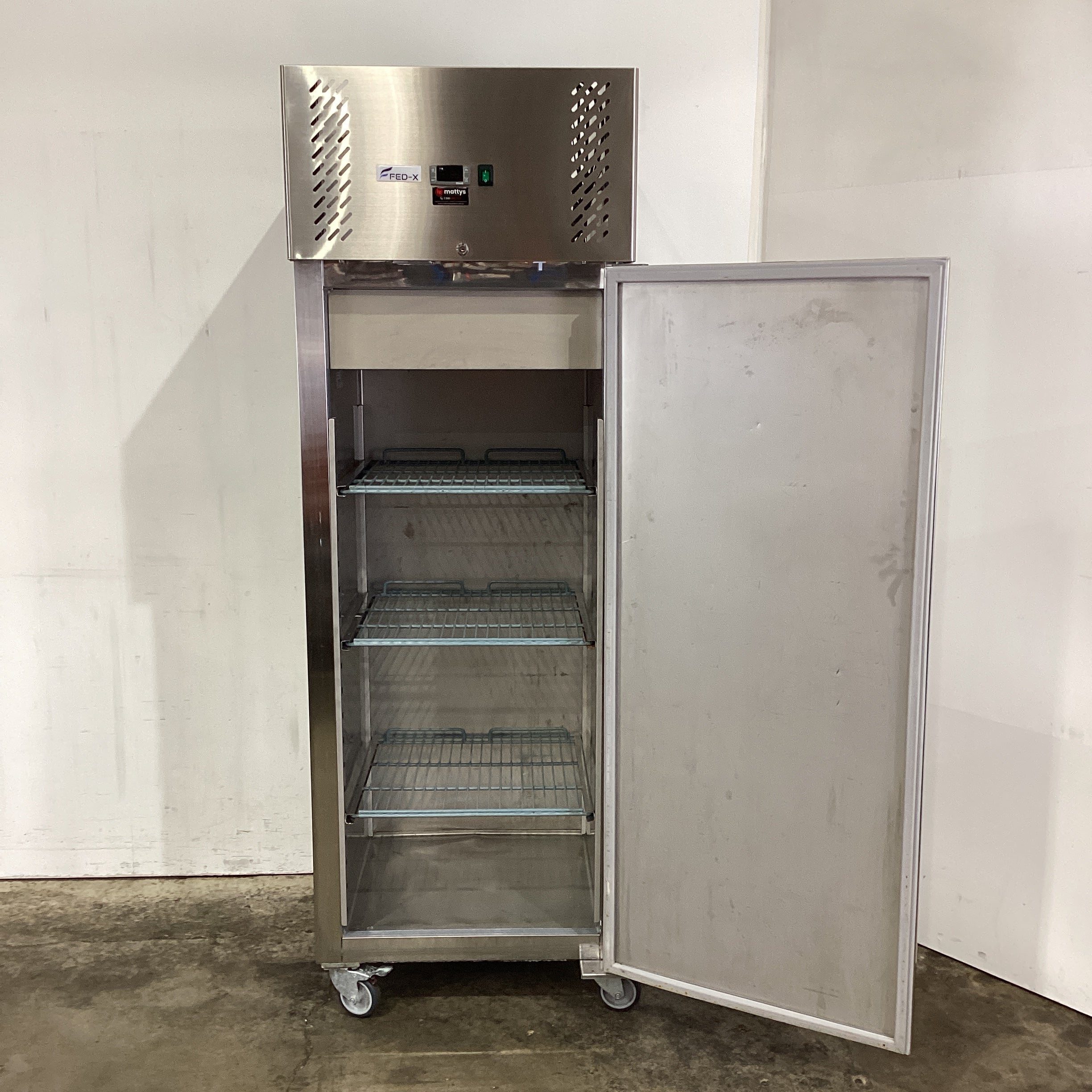 FED-X XURC400SFV Upright Fridge - 845975