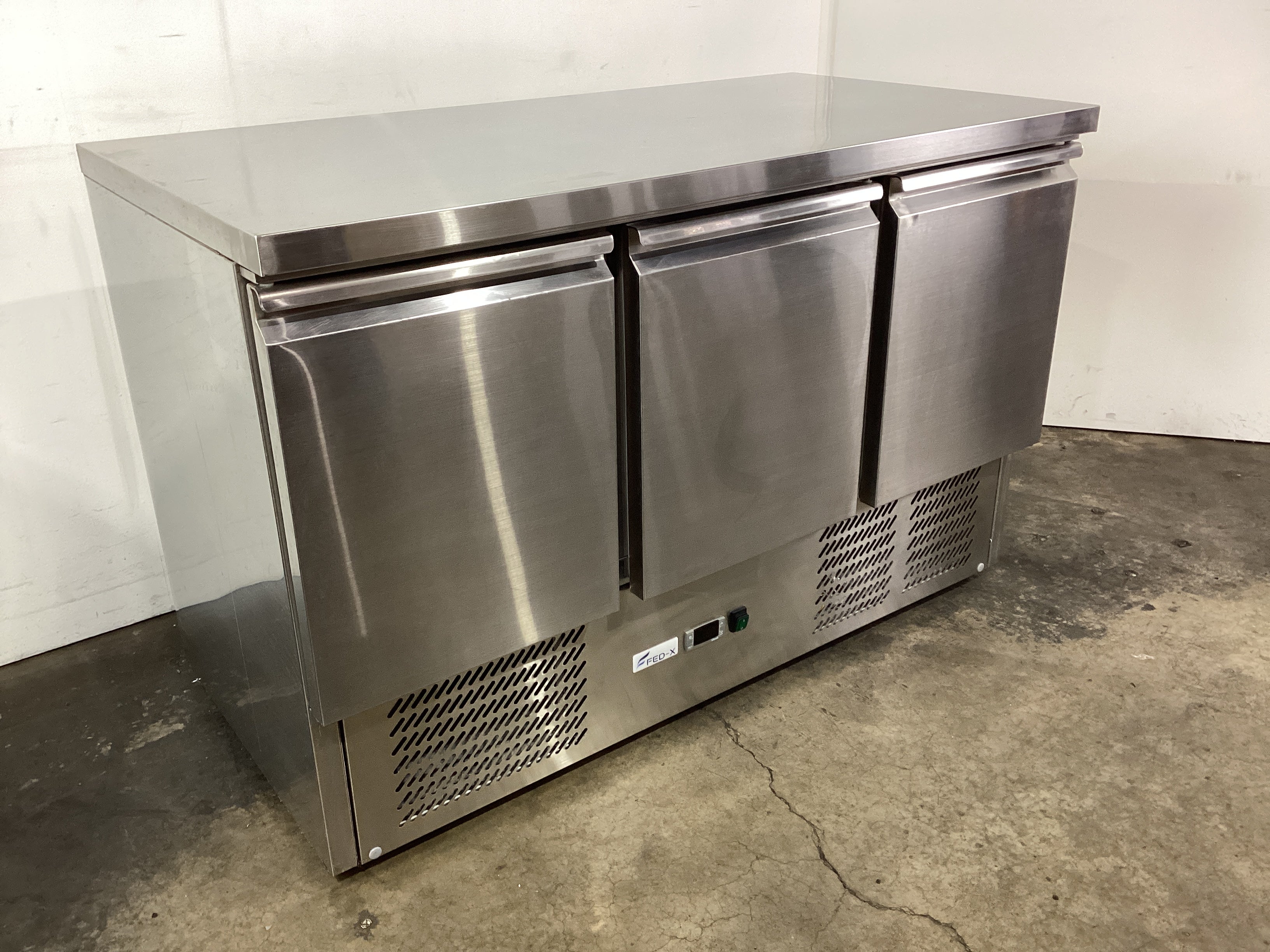 FED-X XGNS1300B Compact Workbench Fridge - 848743