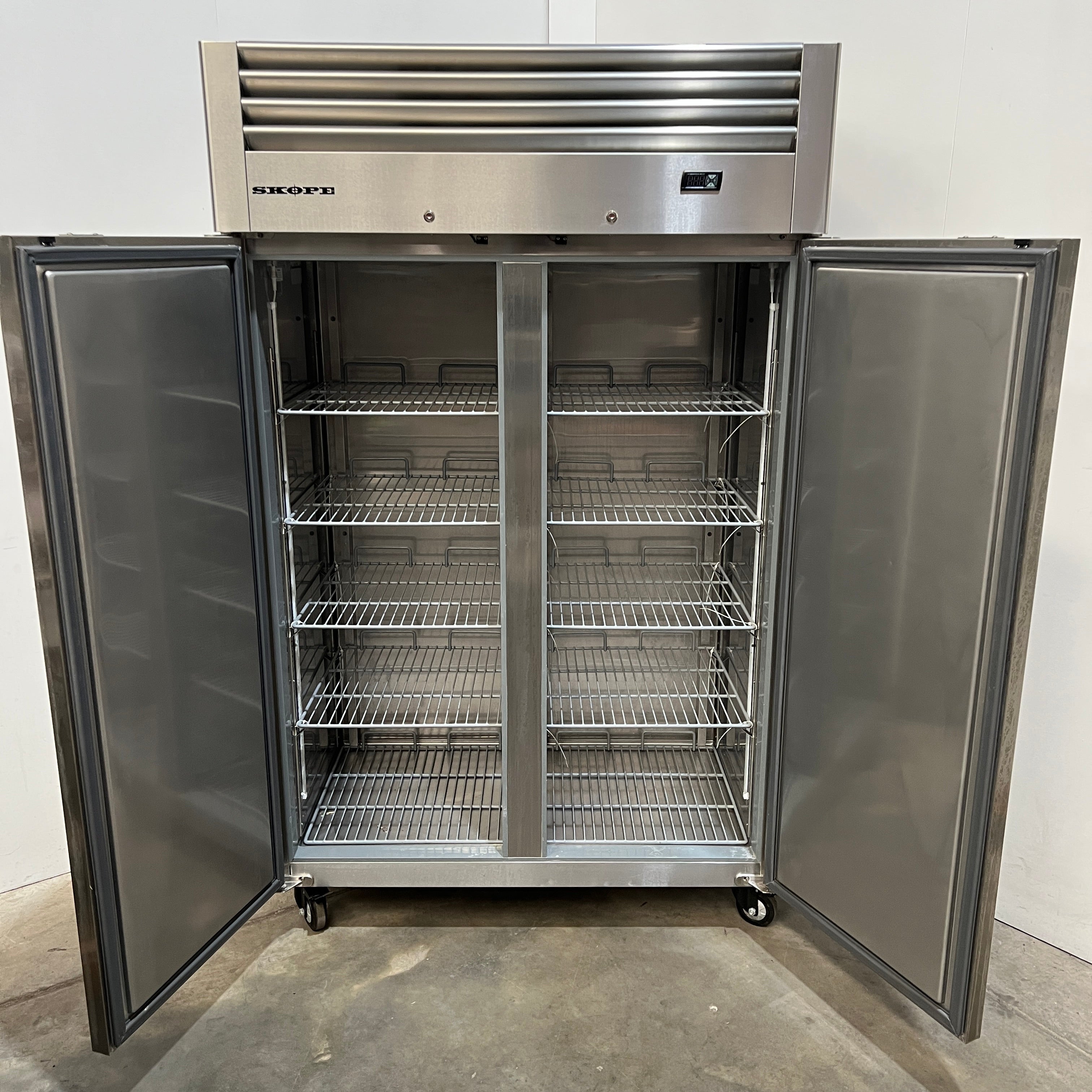 SKOPE RF7.UPF.2.SD Upright Freezer - 849704