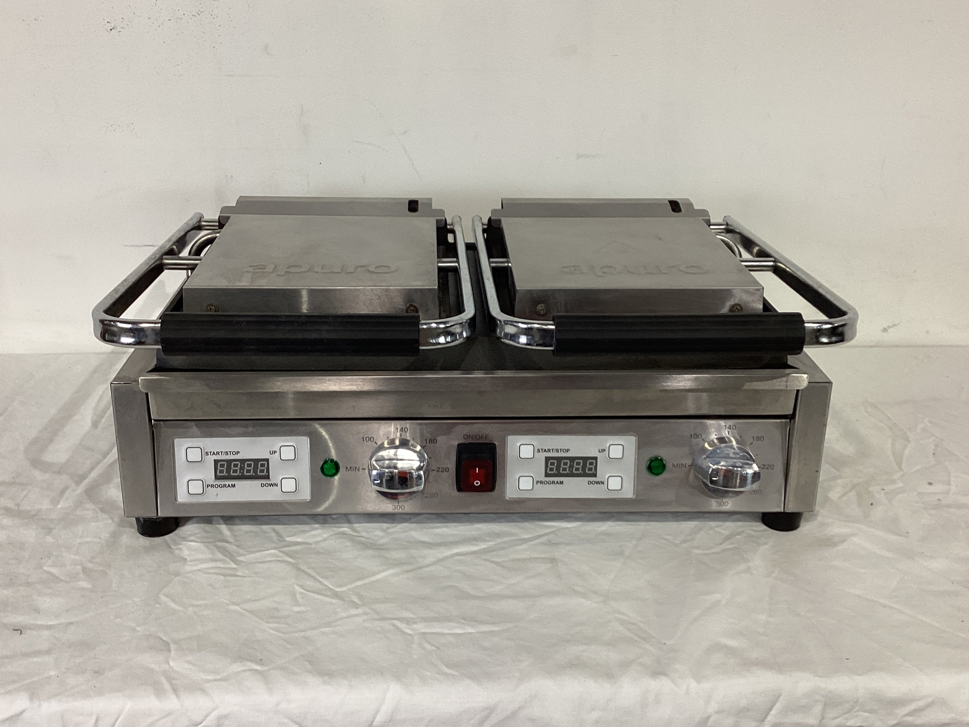 Apuro FC384-A-02 Contact Grill - 850388