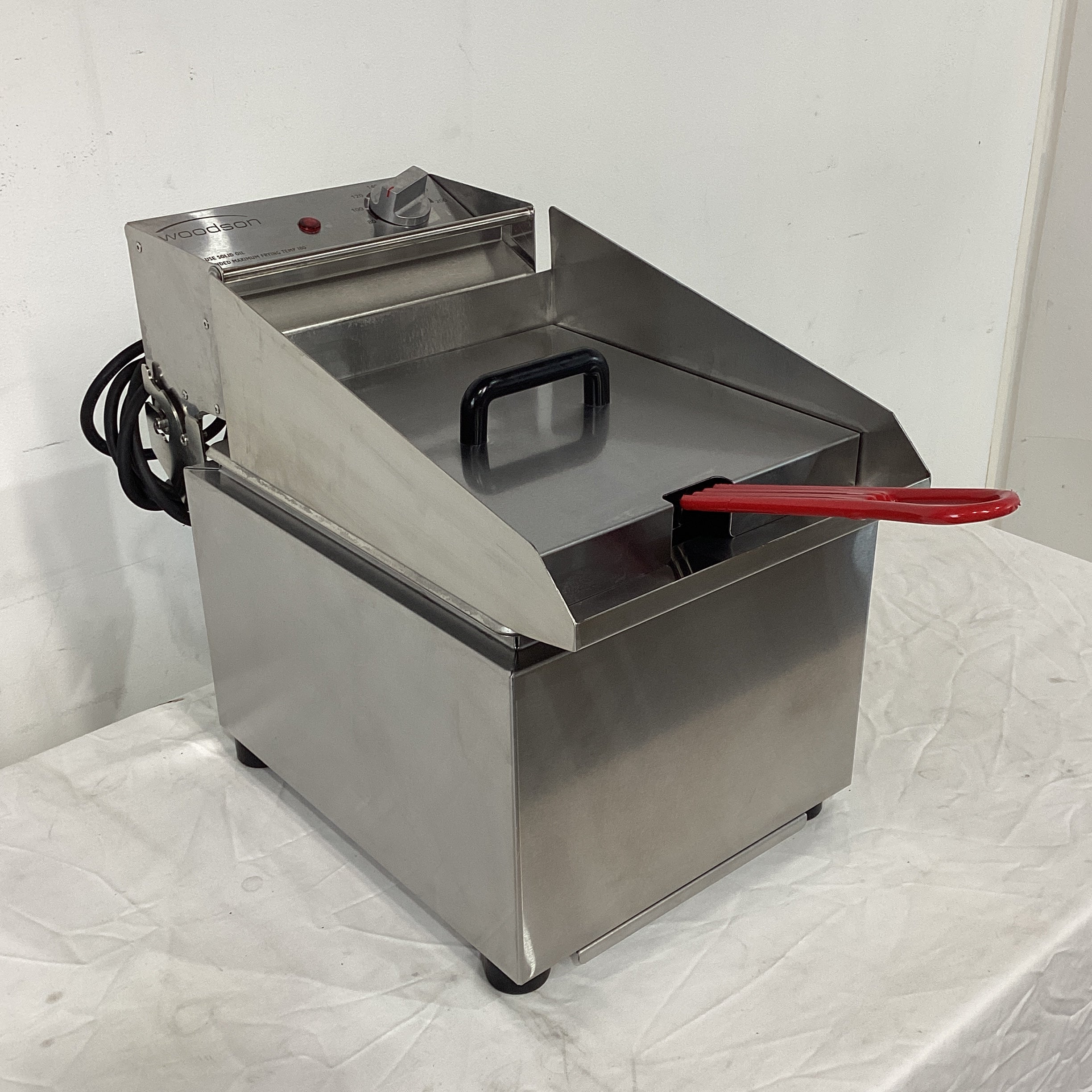Woodson W.FRS80 Countertop Fryer - 854598