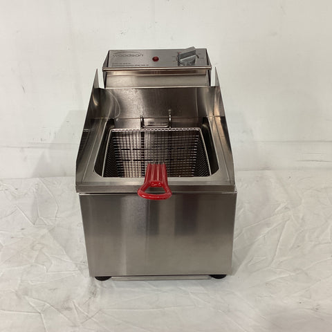Woodson W.FRS80 Countertop Fryer - 854598