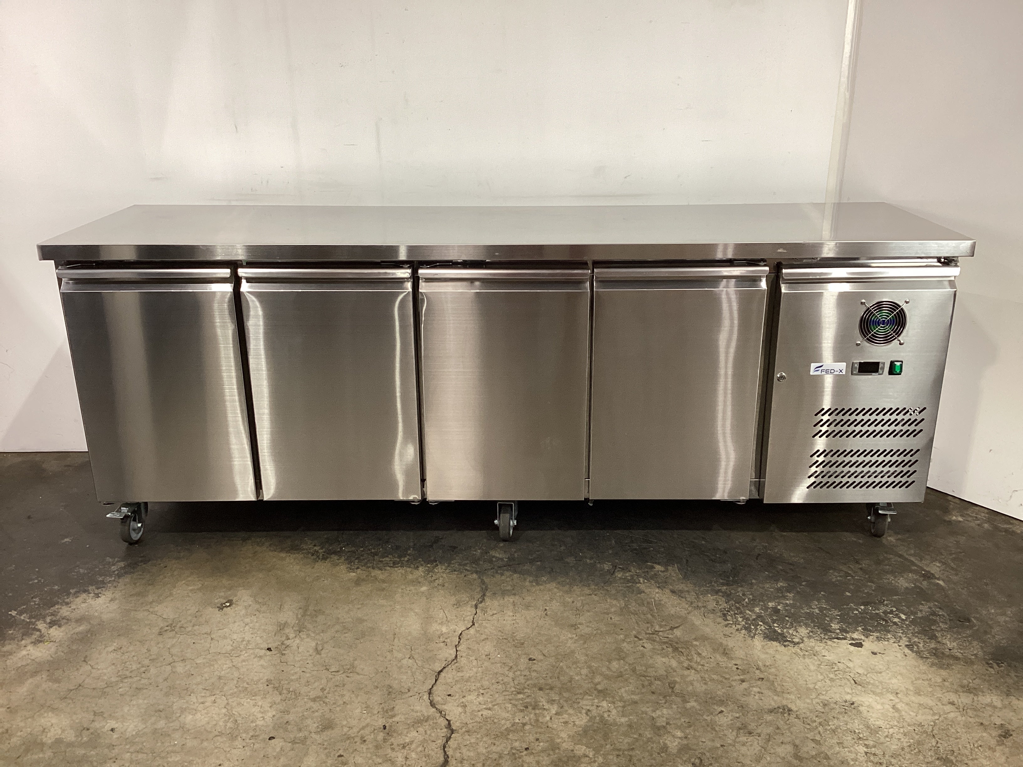 FED-X XUB6C22S4V Undercounter Freezer - 855324