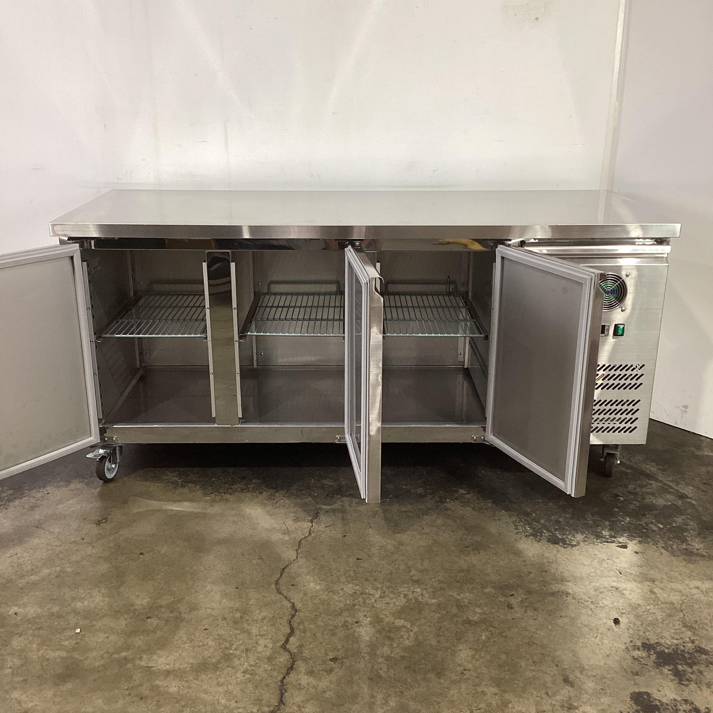 FED-X XUB7C18S3V Undercounter Fridge - 855327