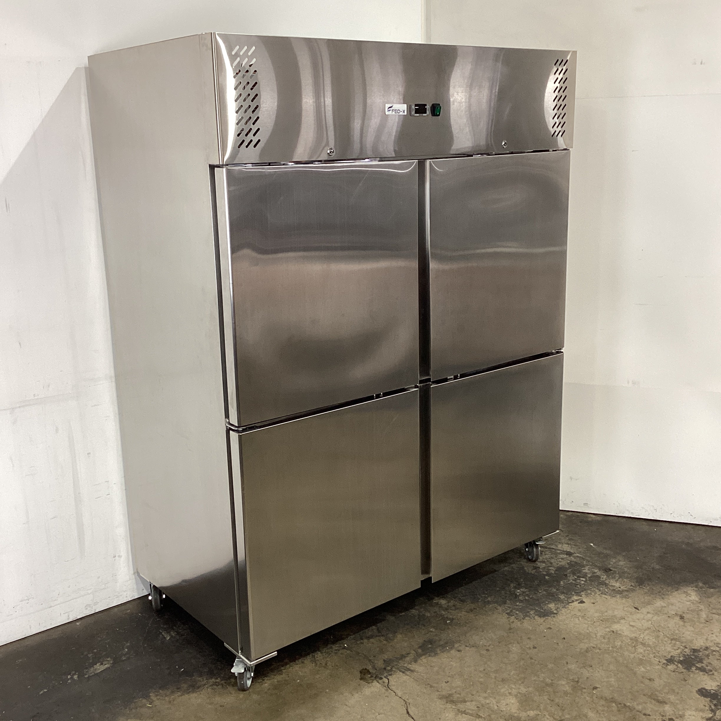 Federal XURF1410S2V Upright Freezer - 855352