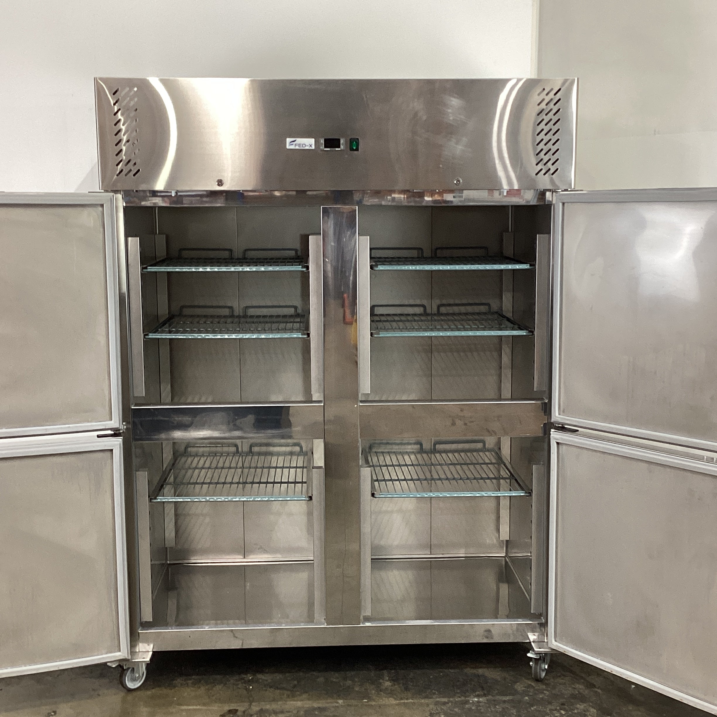 Federal XURF1410S2V Upright Freezer - 855352