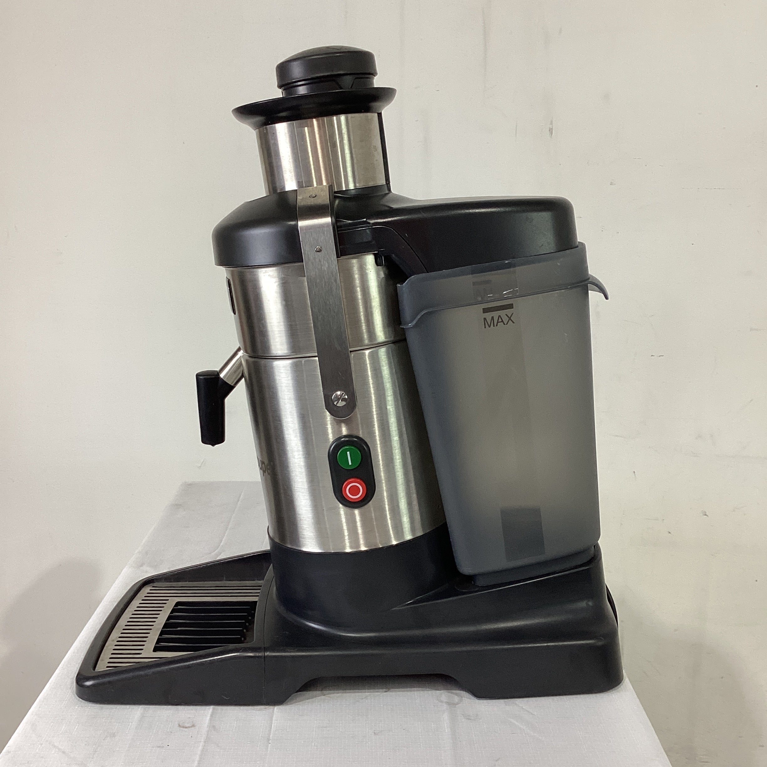Robot Coupe J100 Juicer - 857667