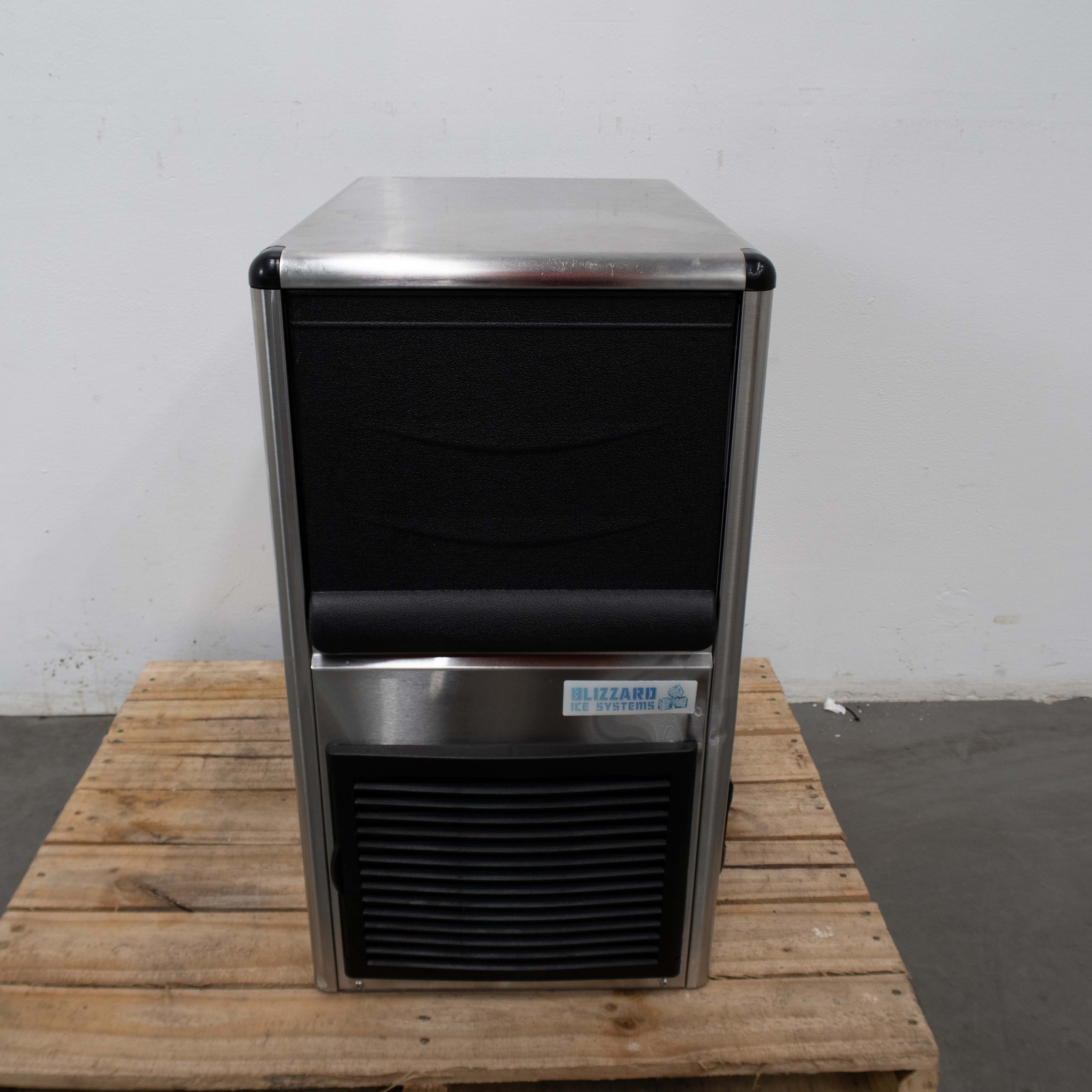 Blizzard SN-25C Undercounter Ice Machine - 858129