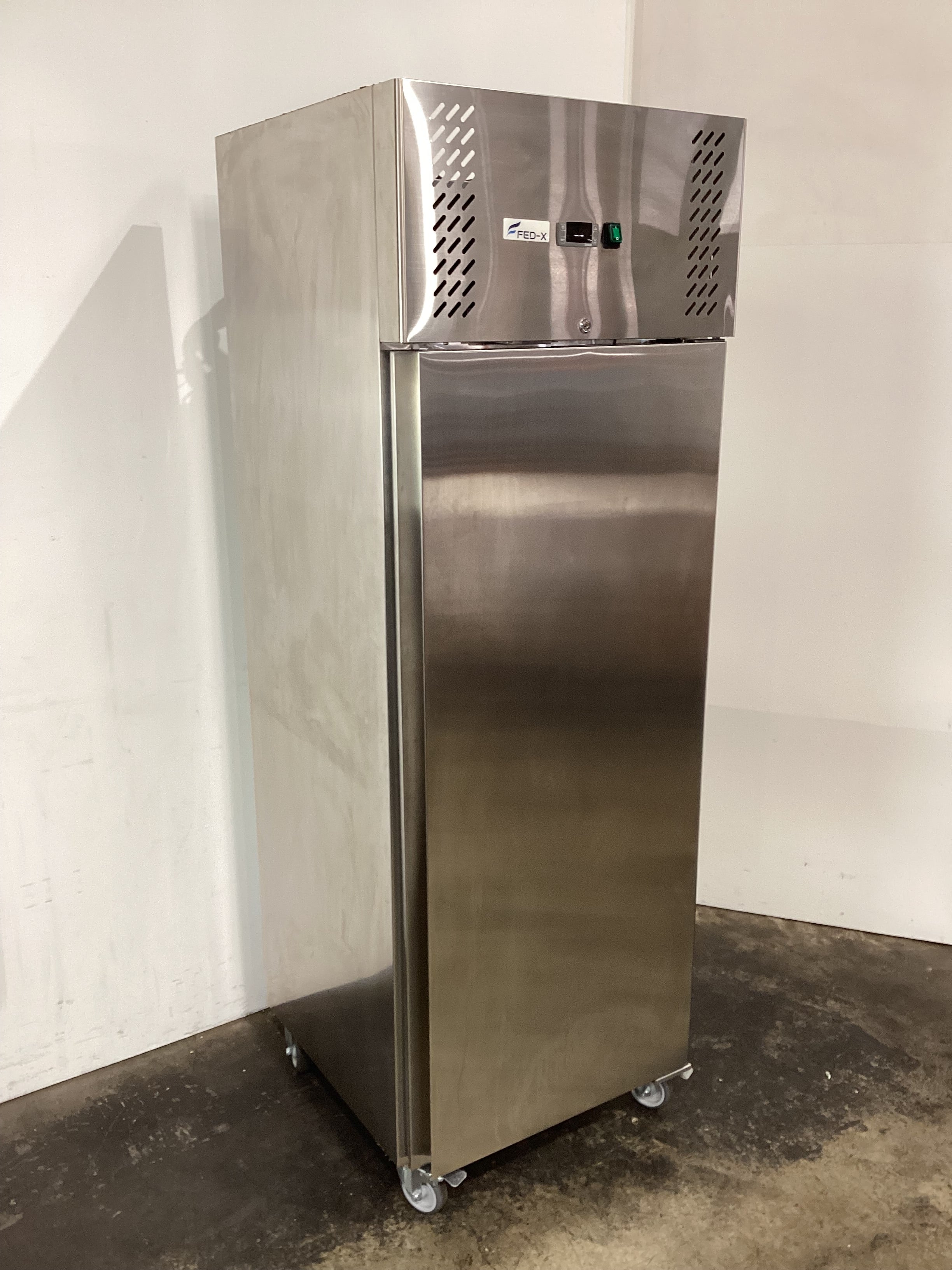 FED-X XURC400SFV Upright Fridge - 858401