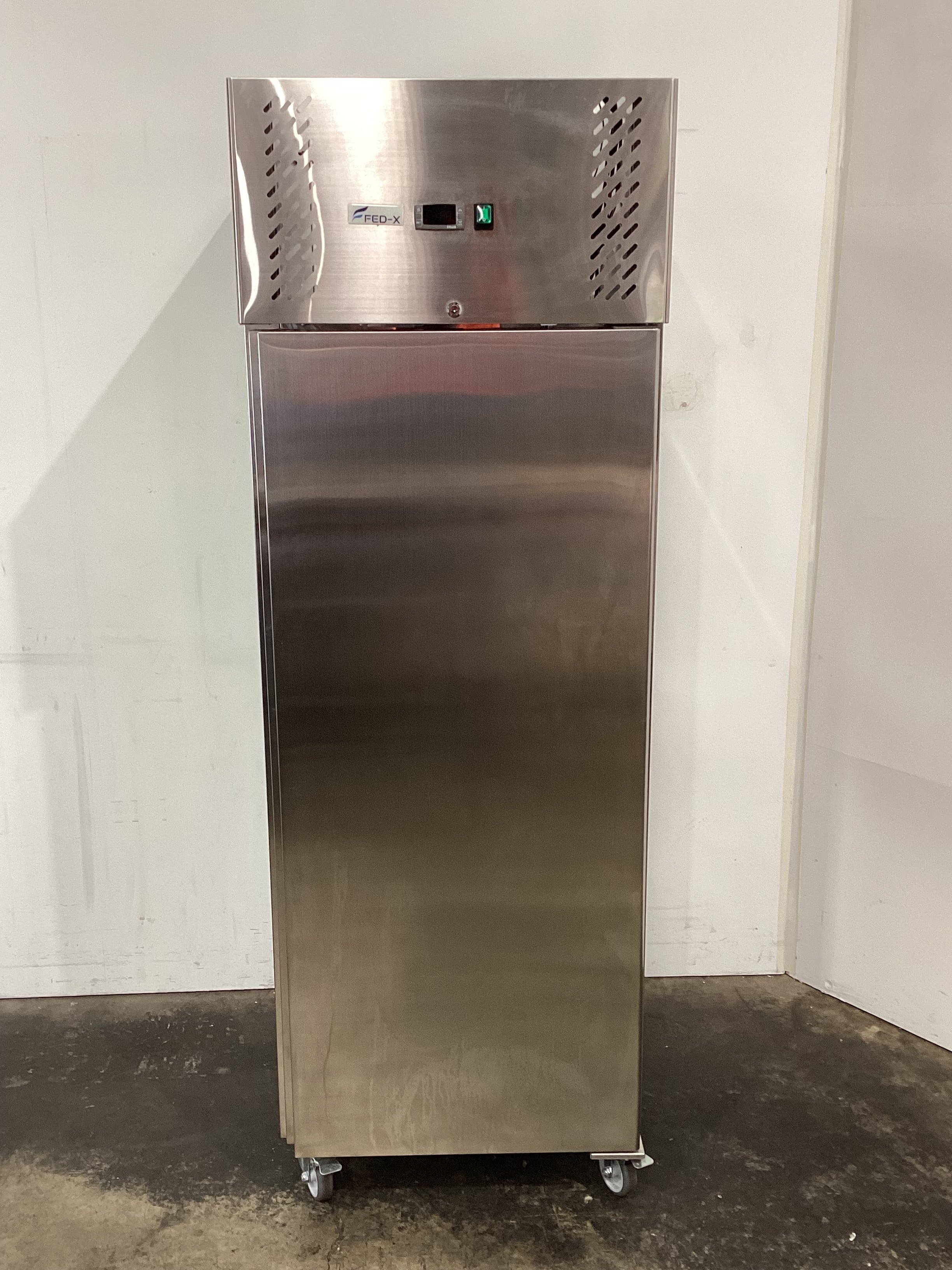 FED-X XURC400SFV Upright Fridge - 858401