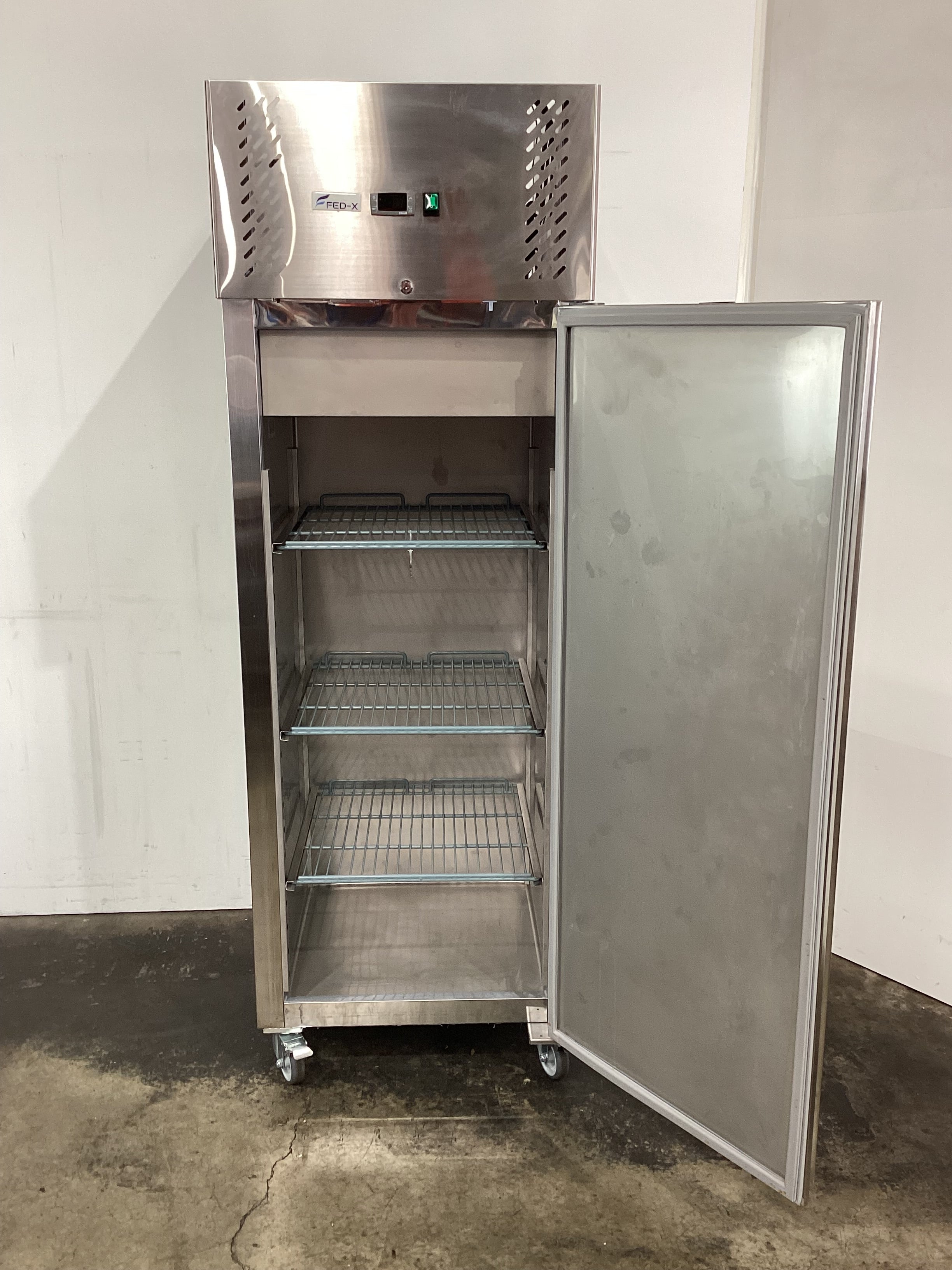 FED-X XURC400SFV Upright Fridge - 858401