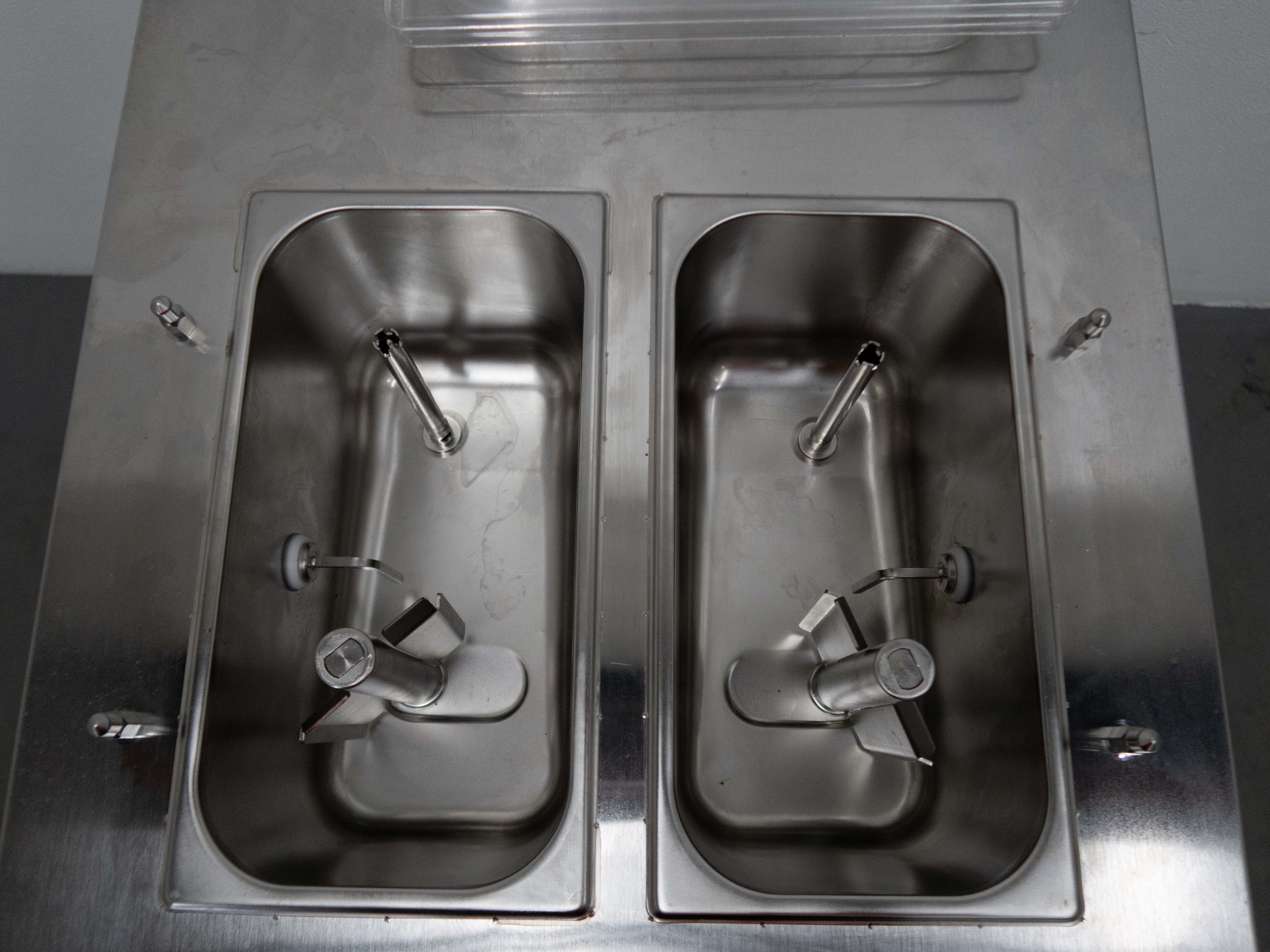 Icetro ISI-163TT Countertop Soft Serve Machine - 859050