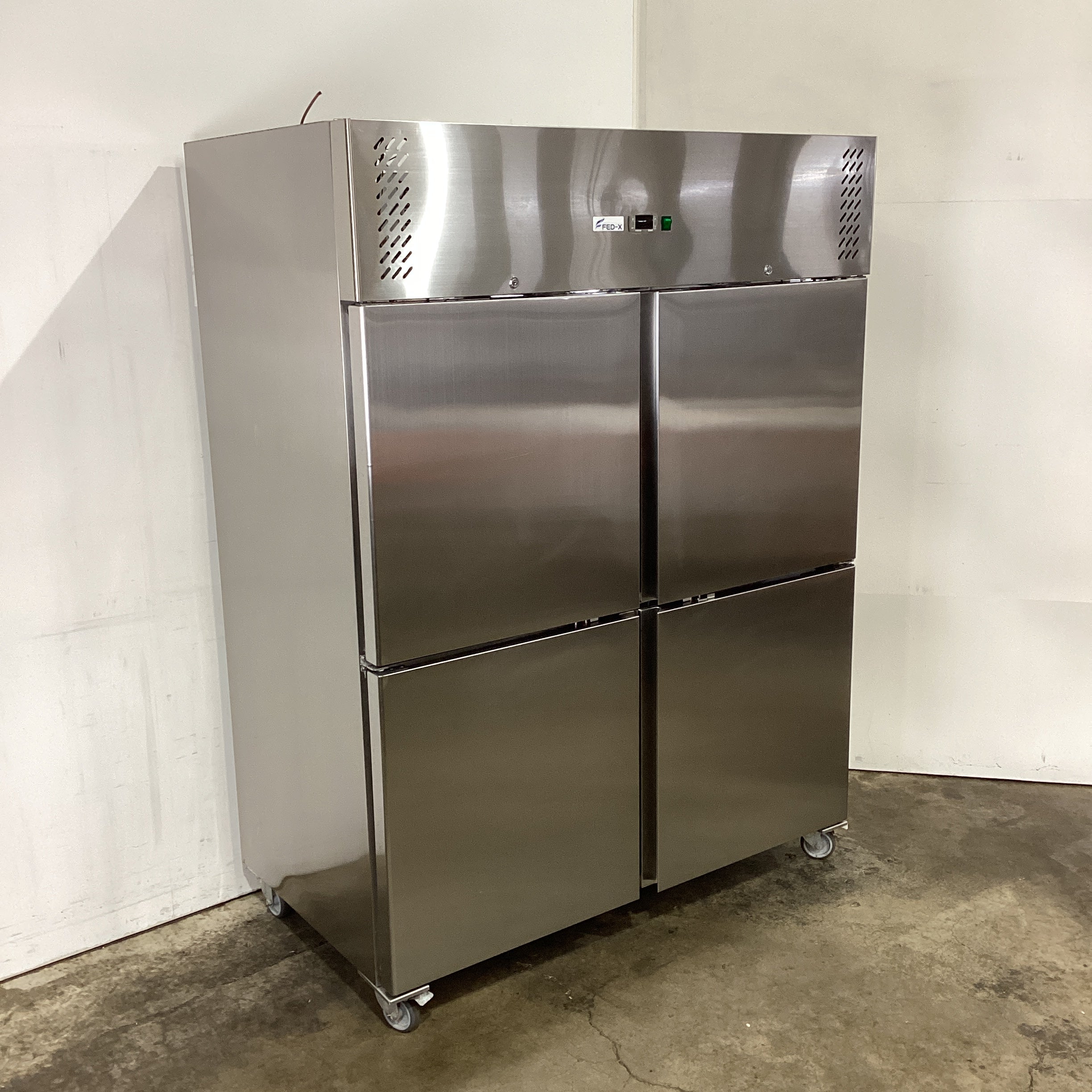 Federal XURF1410S2V Upright Freezer - 861102