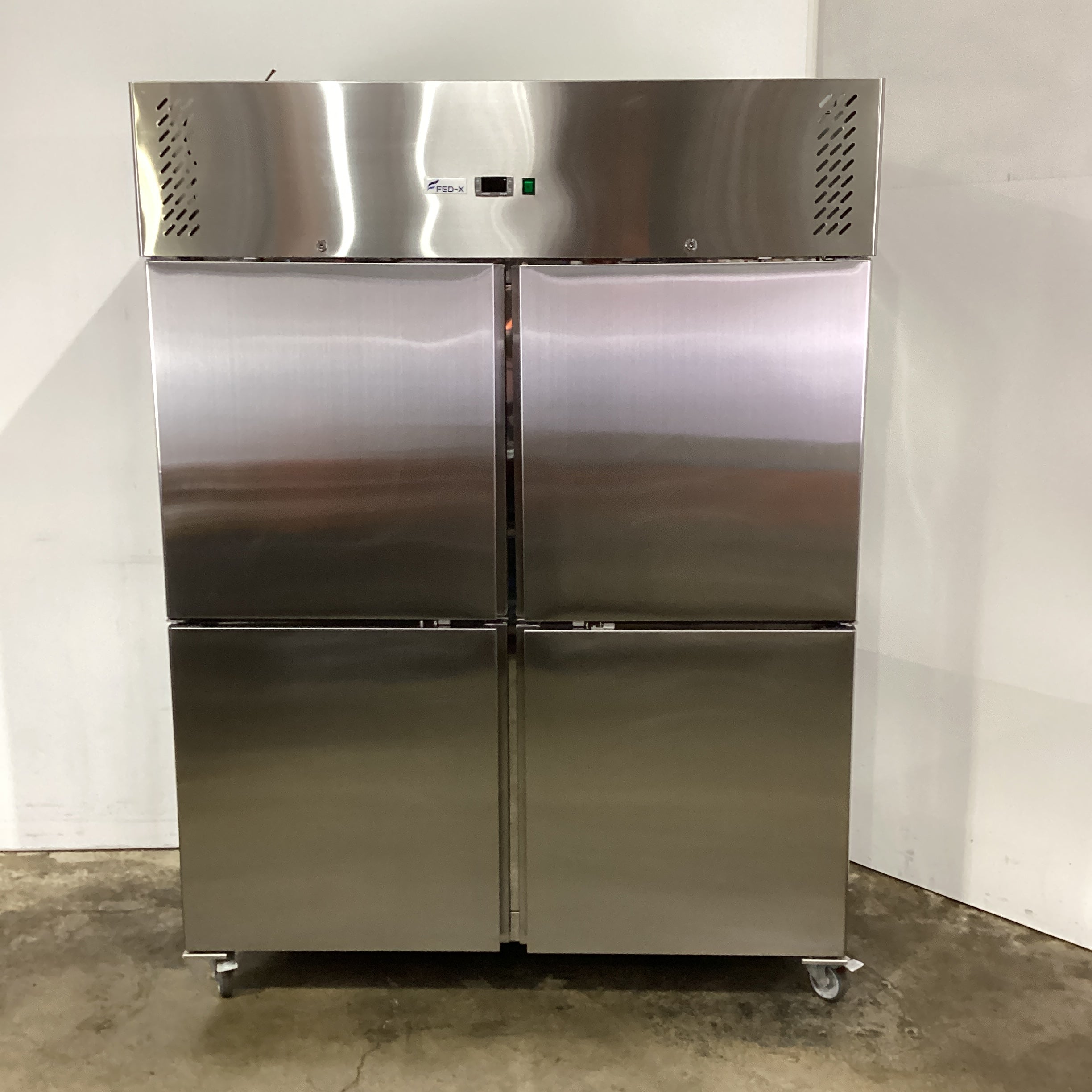 Federal XURF1410S2V Upright Freezer - 861102