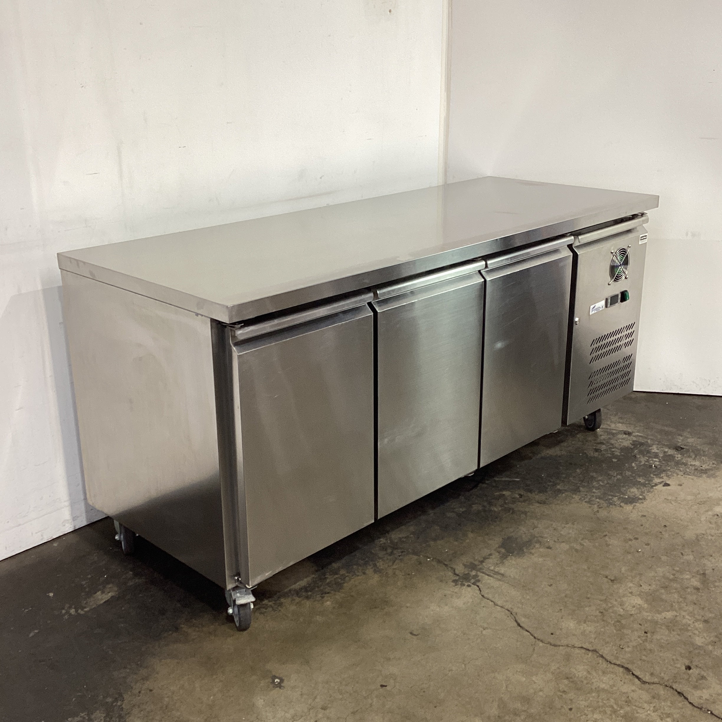FED-X XUB7C18S3V Undercounter Fridge - 861274