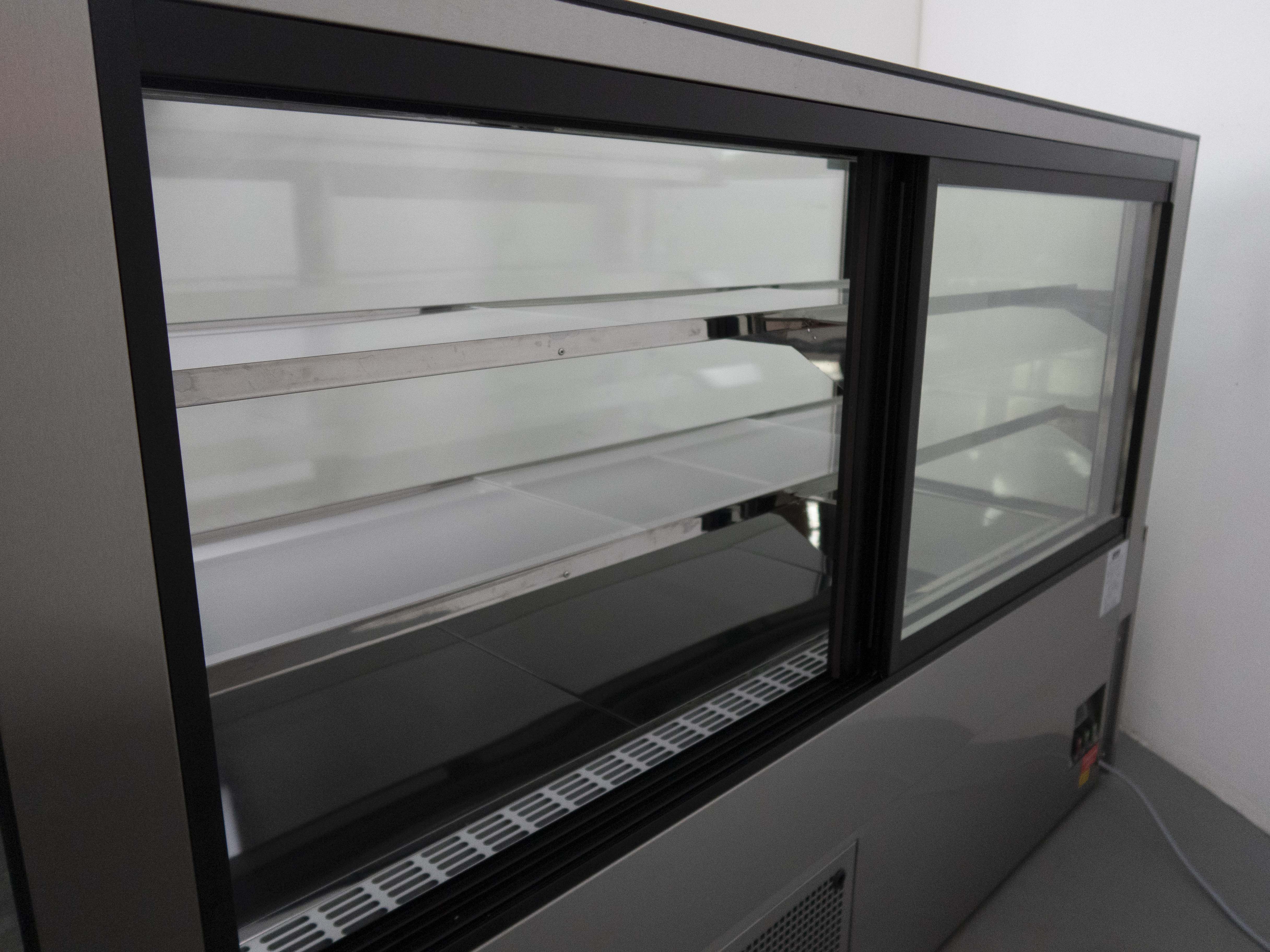 Williams Topaz HTG18 Cake Display - 861747