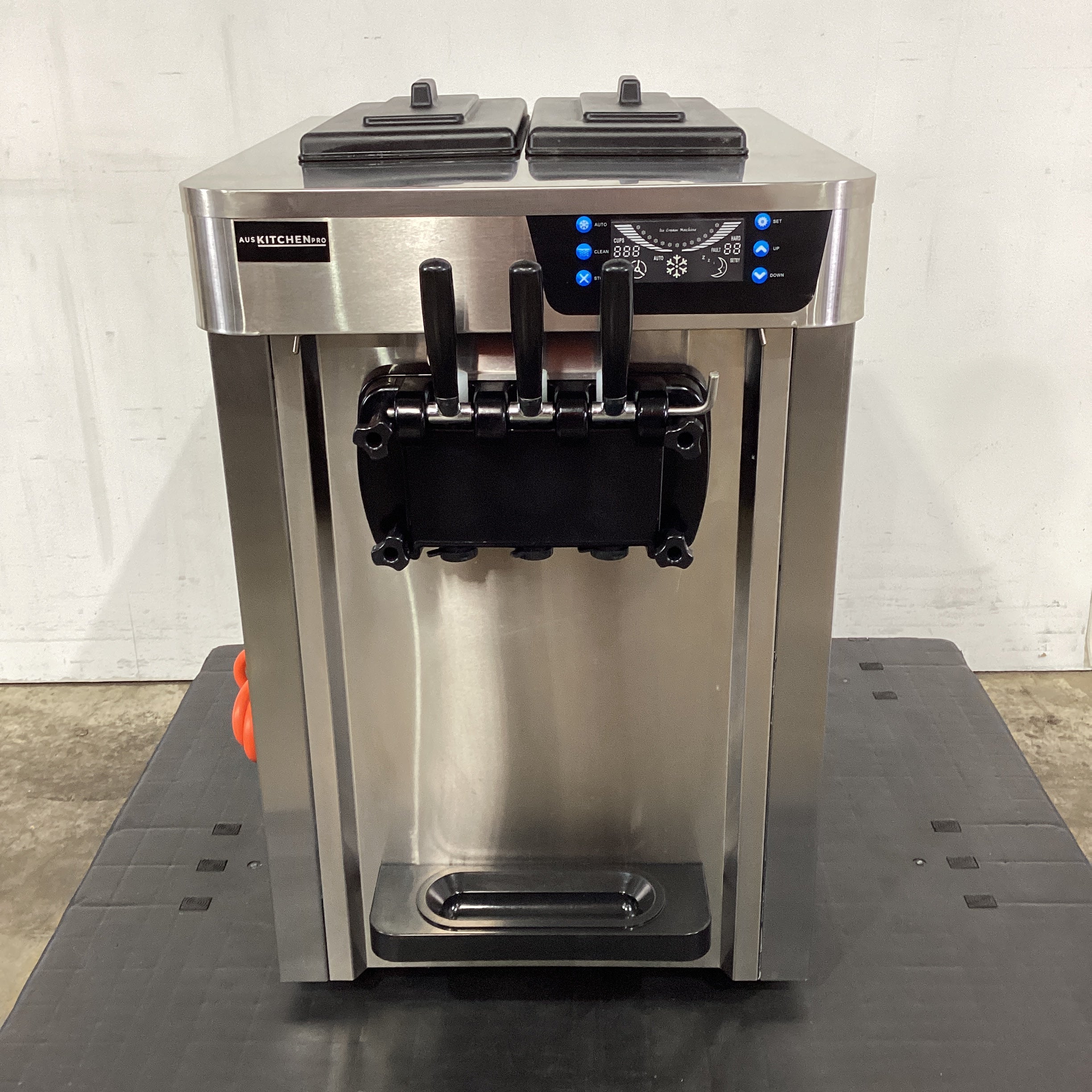 Aus Kitchen AUSKPSS22AB Soft Serve Ice Cream Machine - 862142