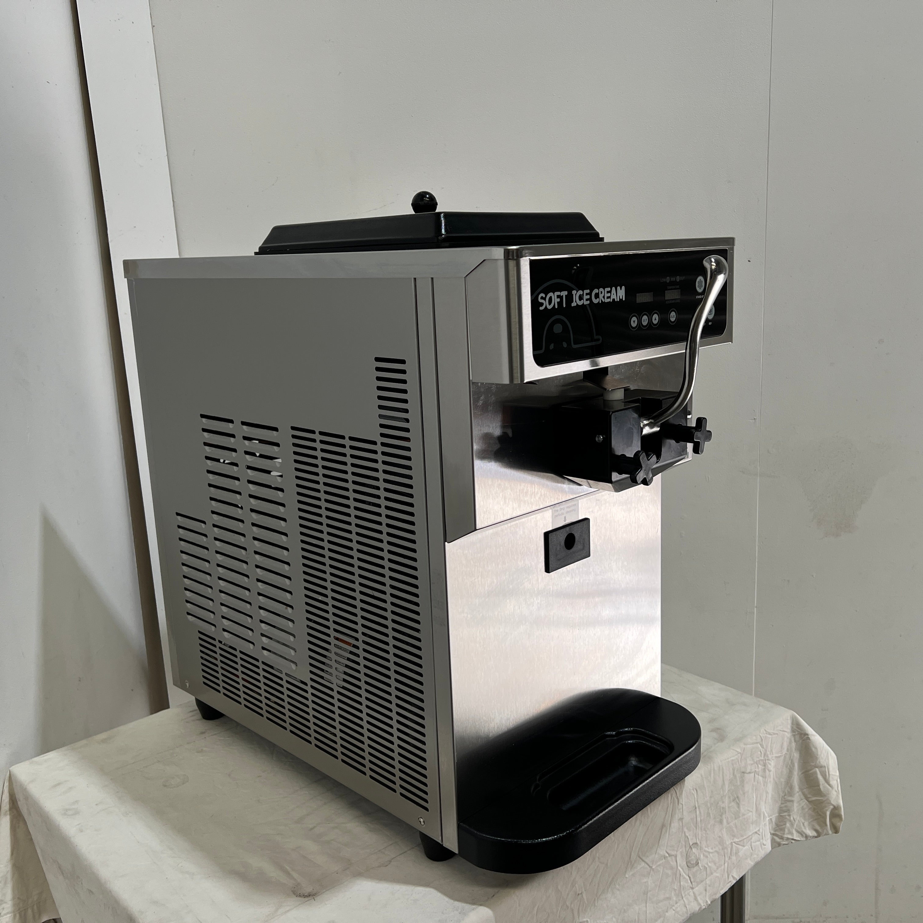 Icetro SSI-151TG Ice Cream Machine - 864040