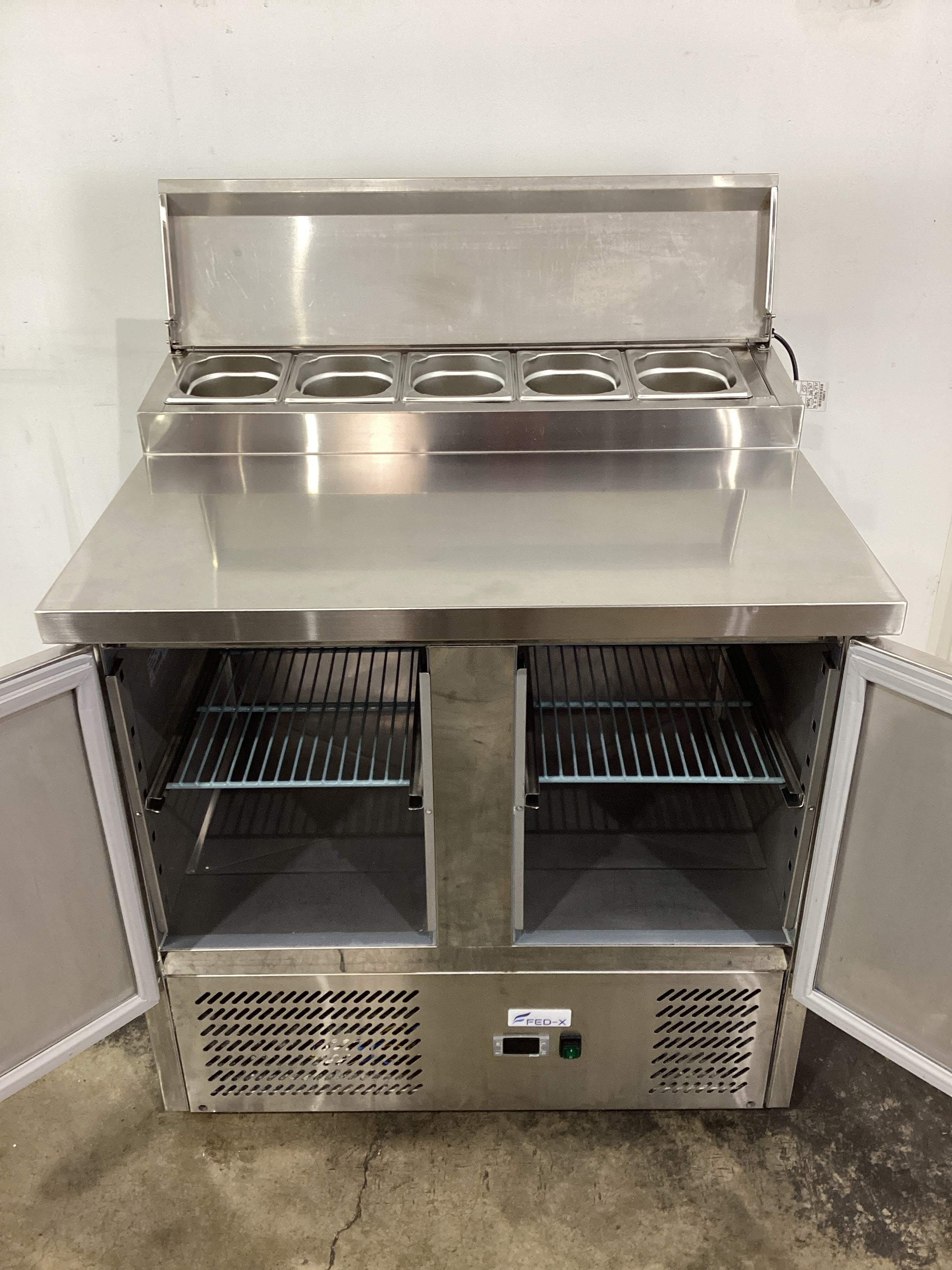 FED-X XGNS900D Sandwich Prep Fridge - 864761