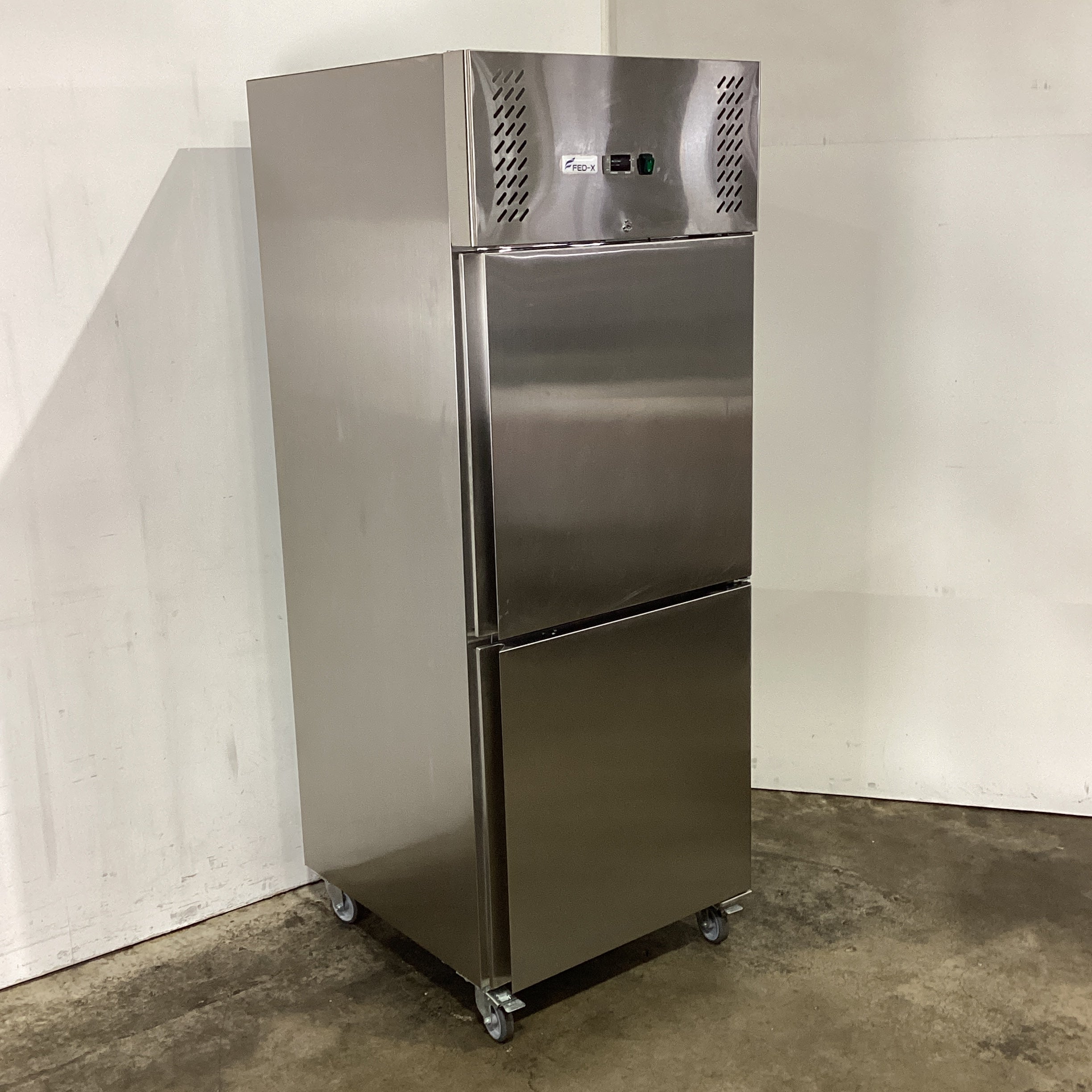 FED-X XURF650S1V Upright Freezer - 866239