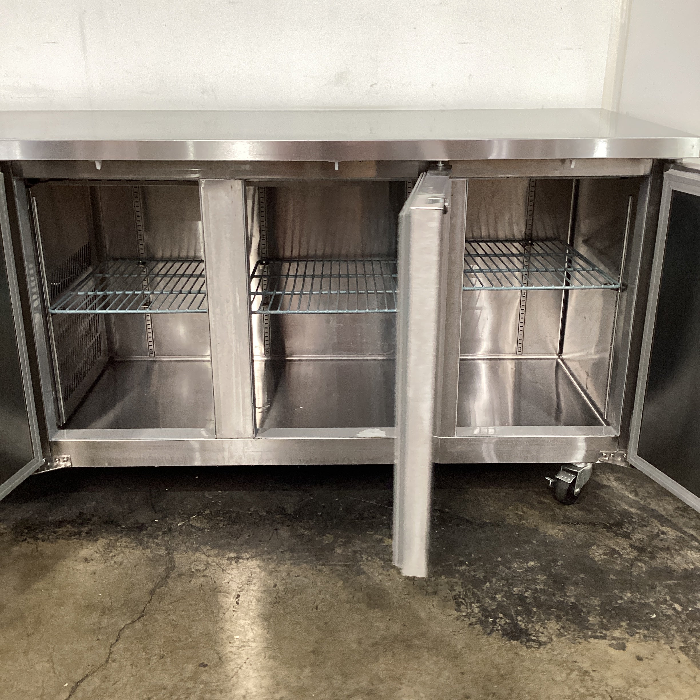 Williams HTU3SS Undercounter Fridge - 869090