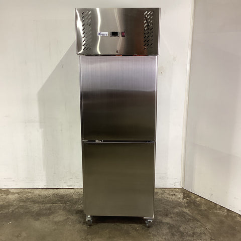 FED-X XURF600S1V Upright Freezer - 869640