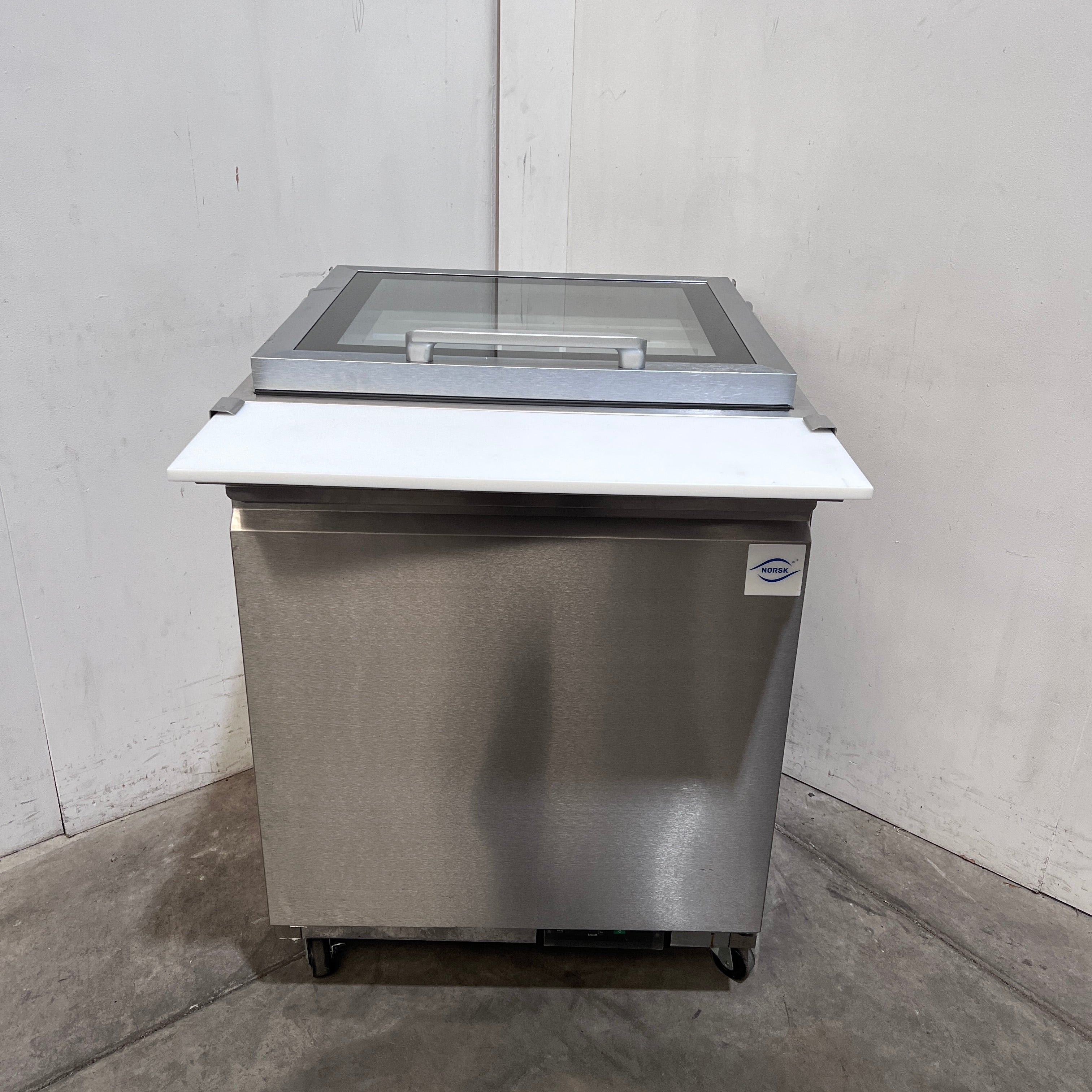 Norsk NSK-TSSU750K Salad Prep Fridge - 876144