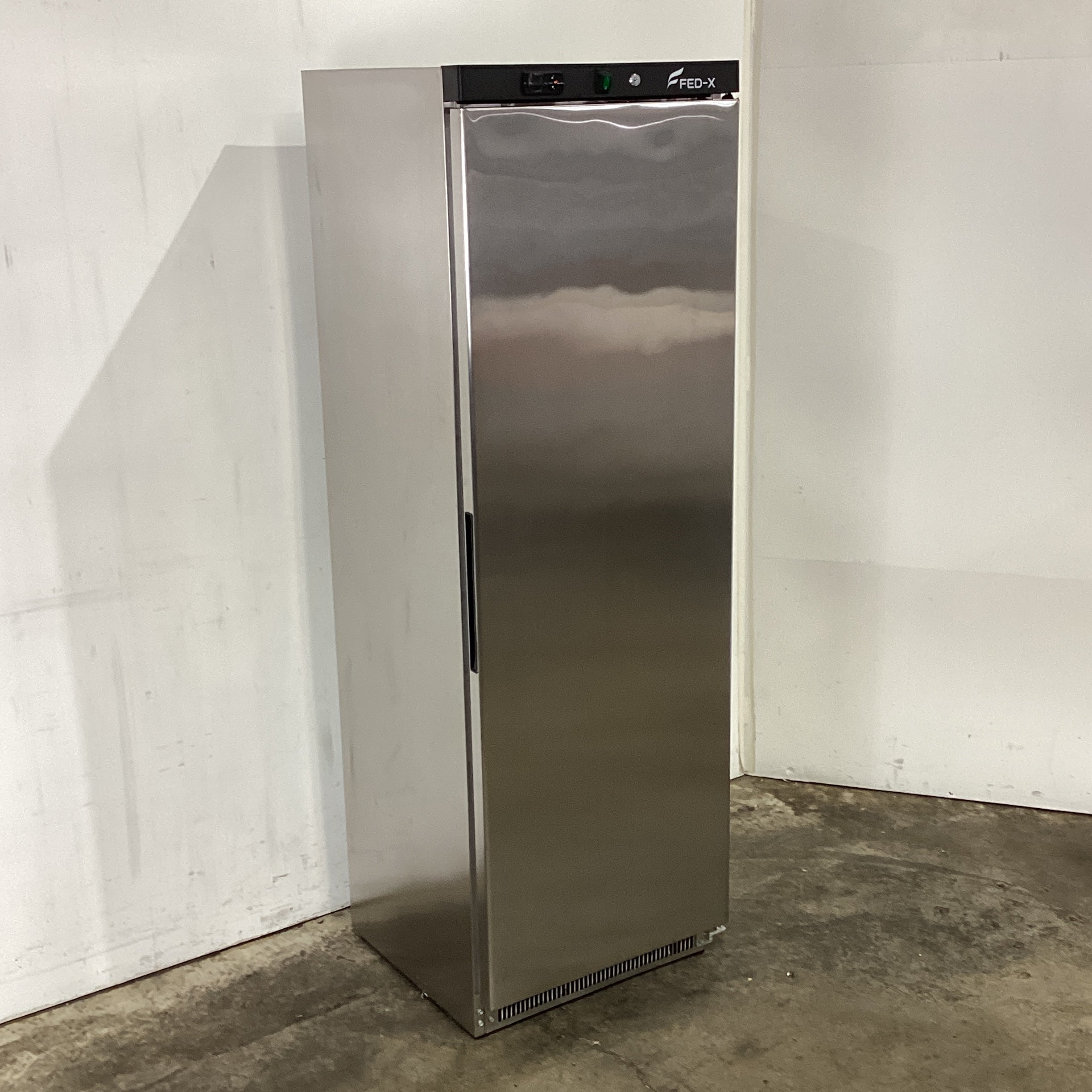 FED-X XF400SS Upright Freezer - 878850