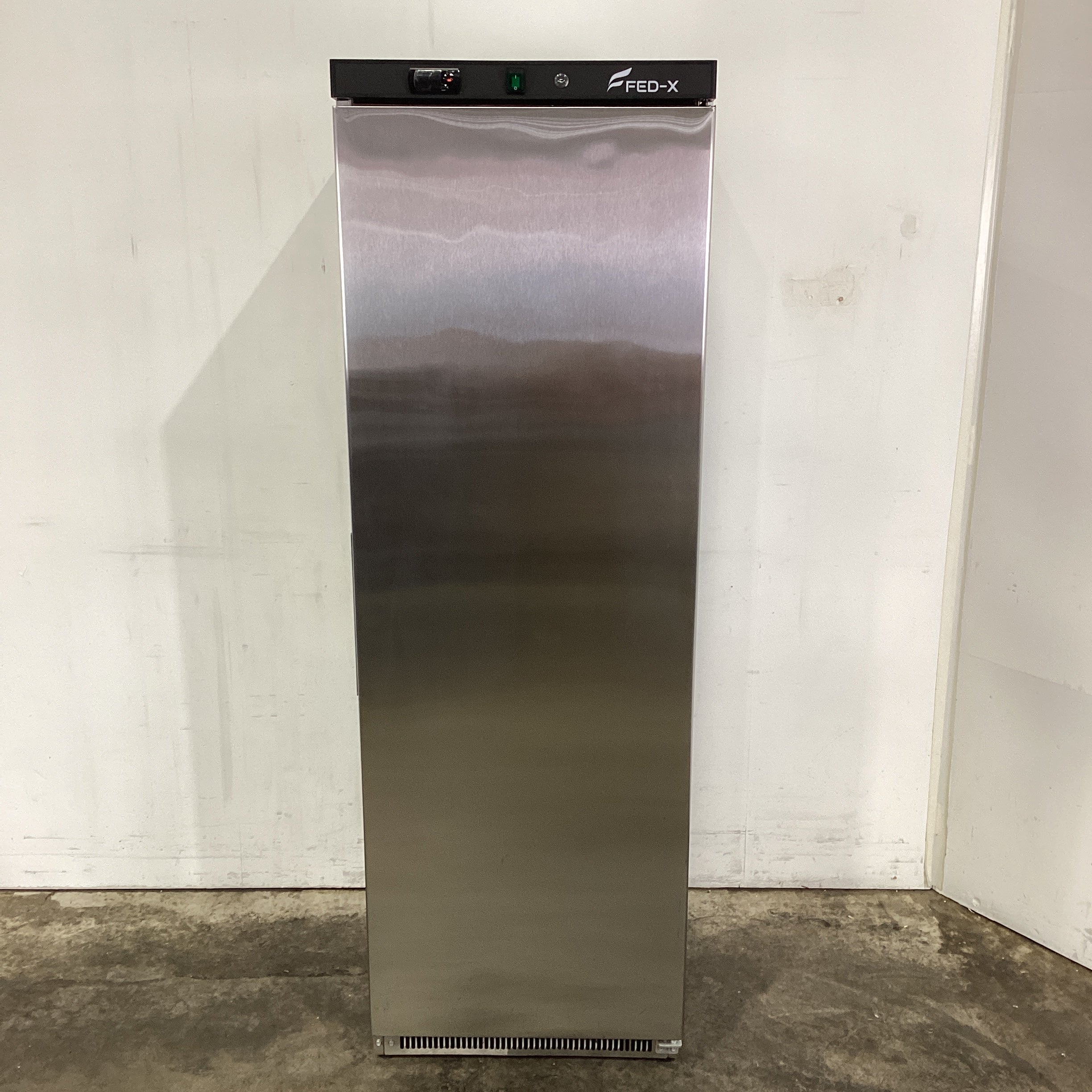 FED-X XF400SS Upright Freezer - 878850