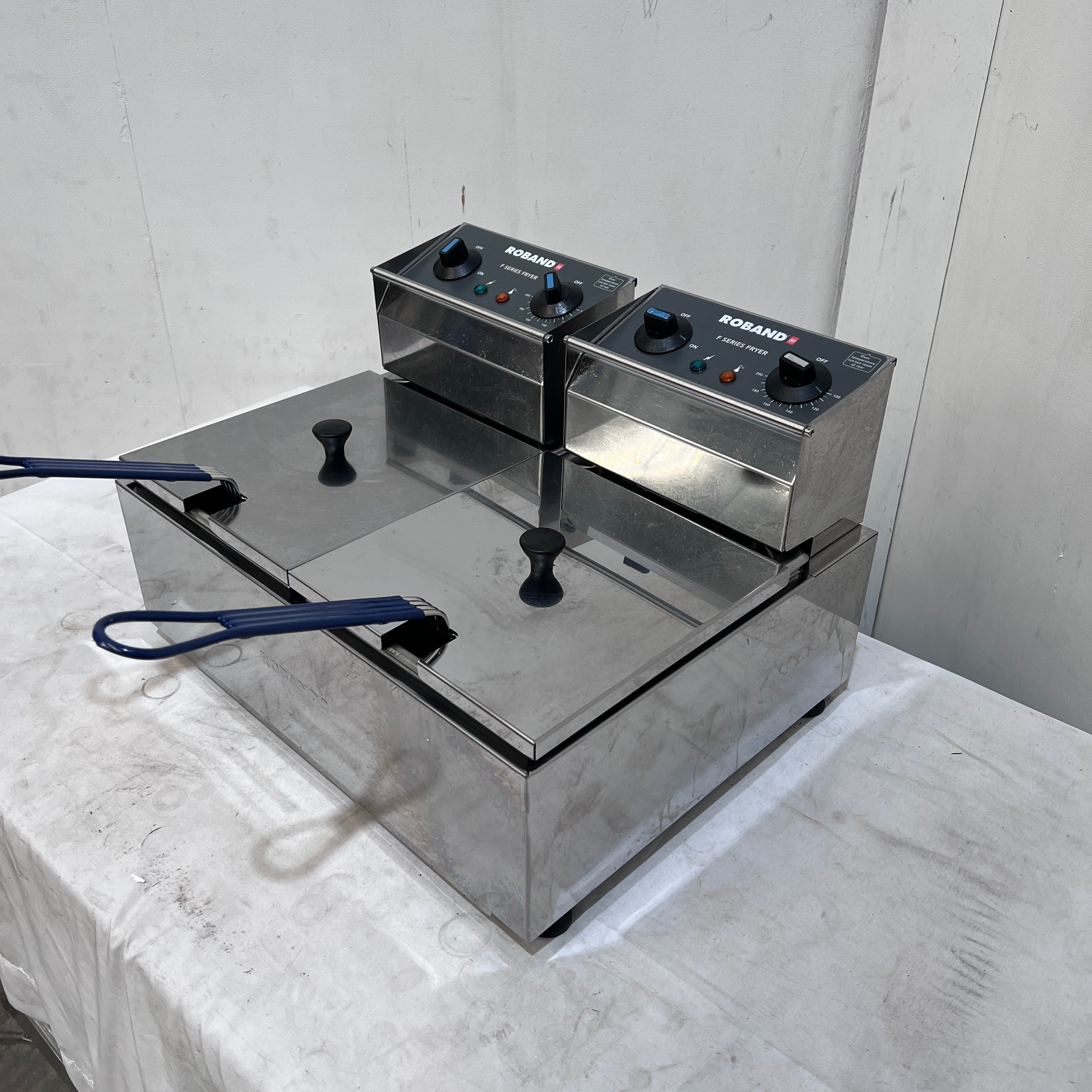 Roband F25 Countertop Split Pan Fryer - 878880