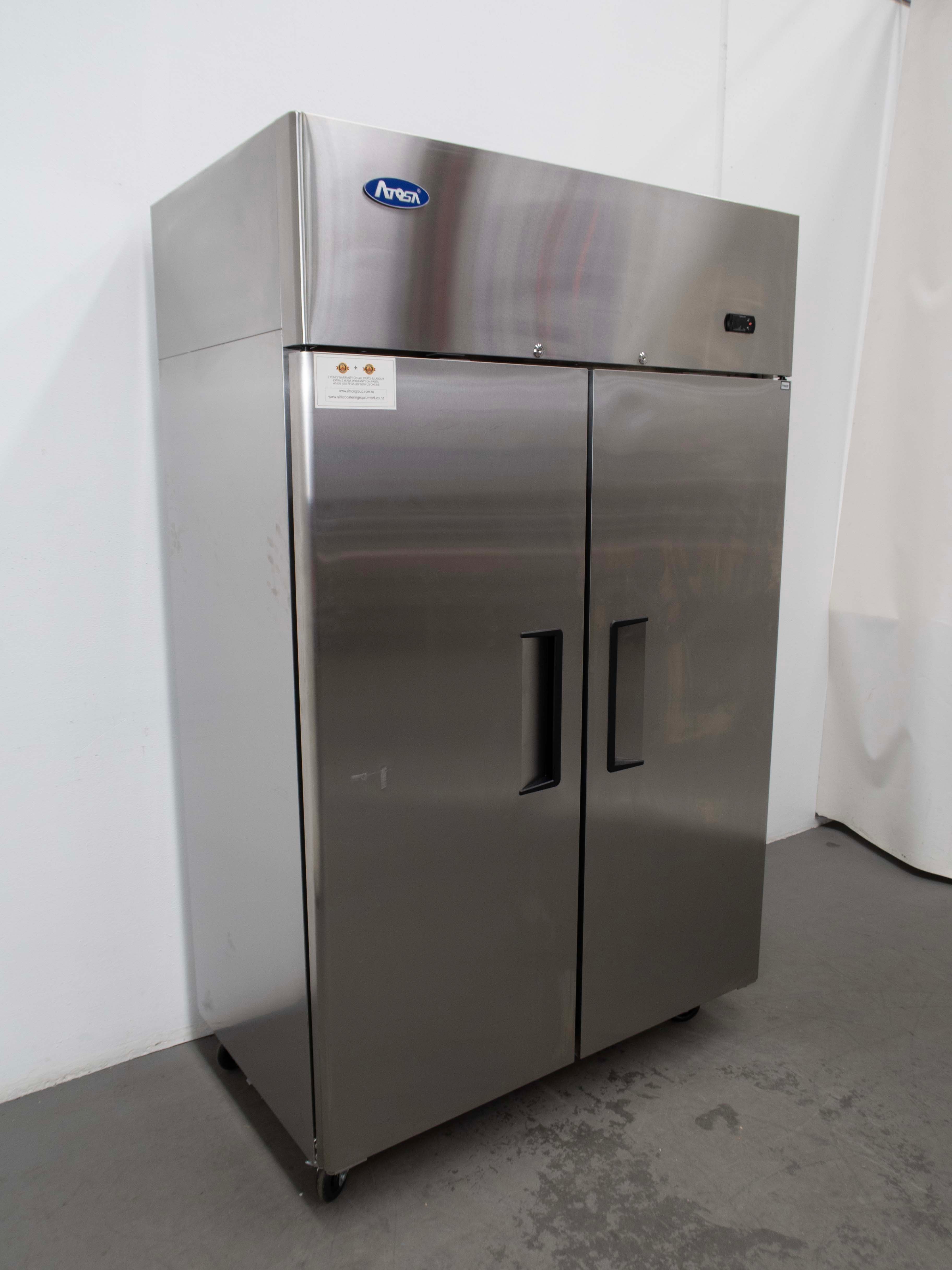 Atosa YBF9219 Upright Freezer - 881642