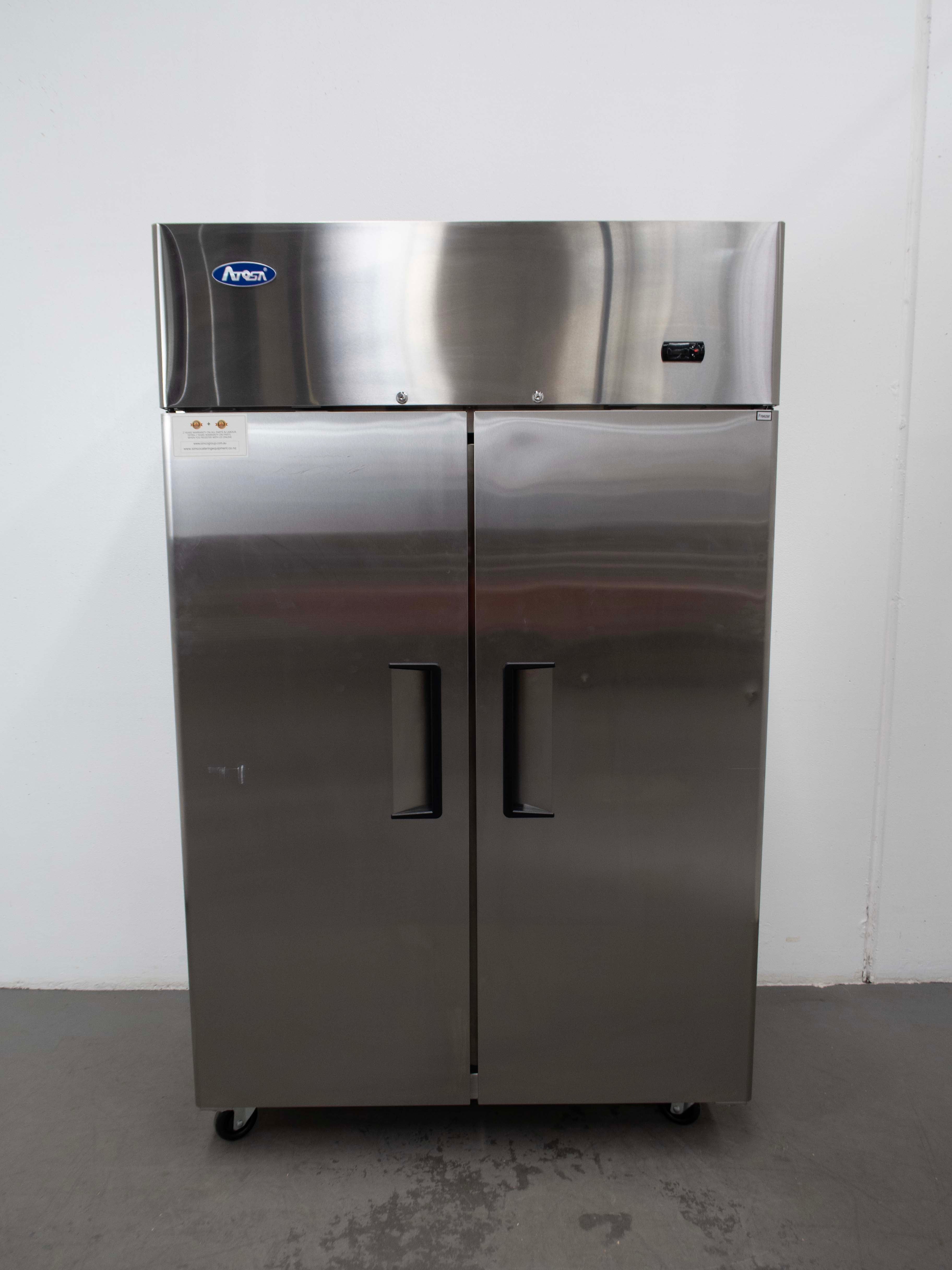 Atosa YBF9219 Upright Freezer - 881642