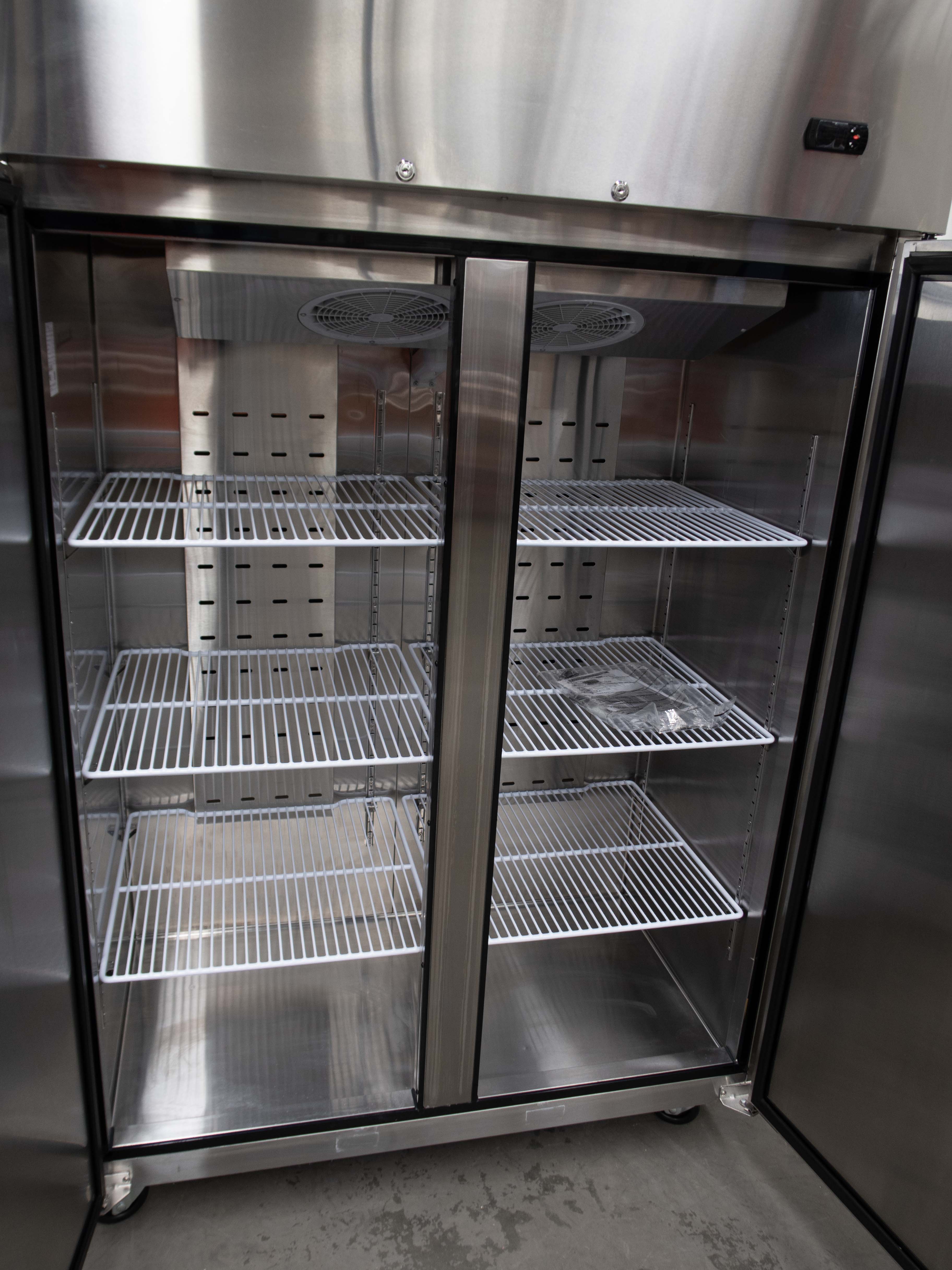 Atosa YBF9219 Upright Freezer - 881642