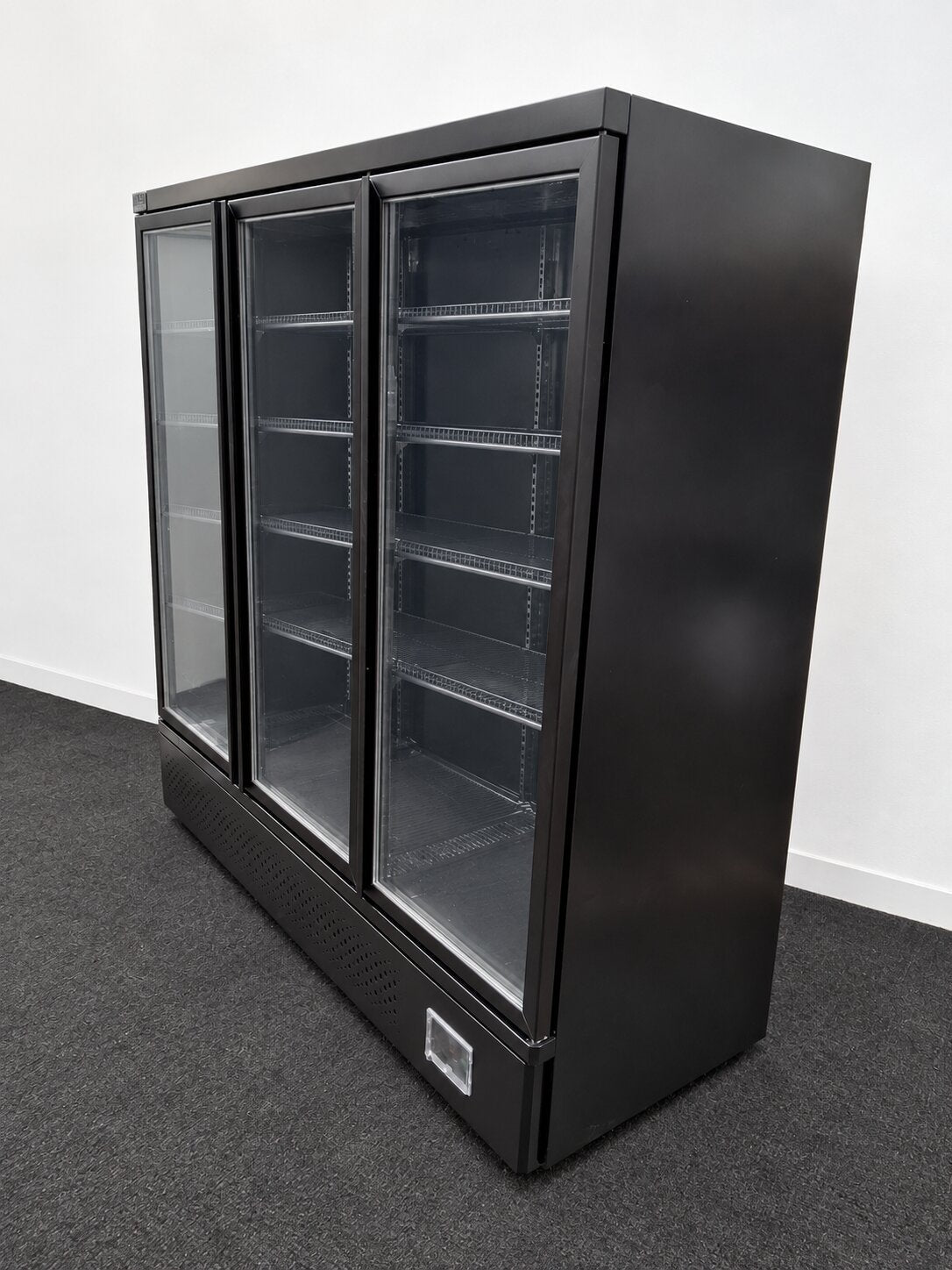 AG Equipment FSB1500 Upright Display Freezer - 882711