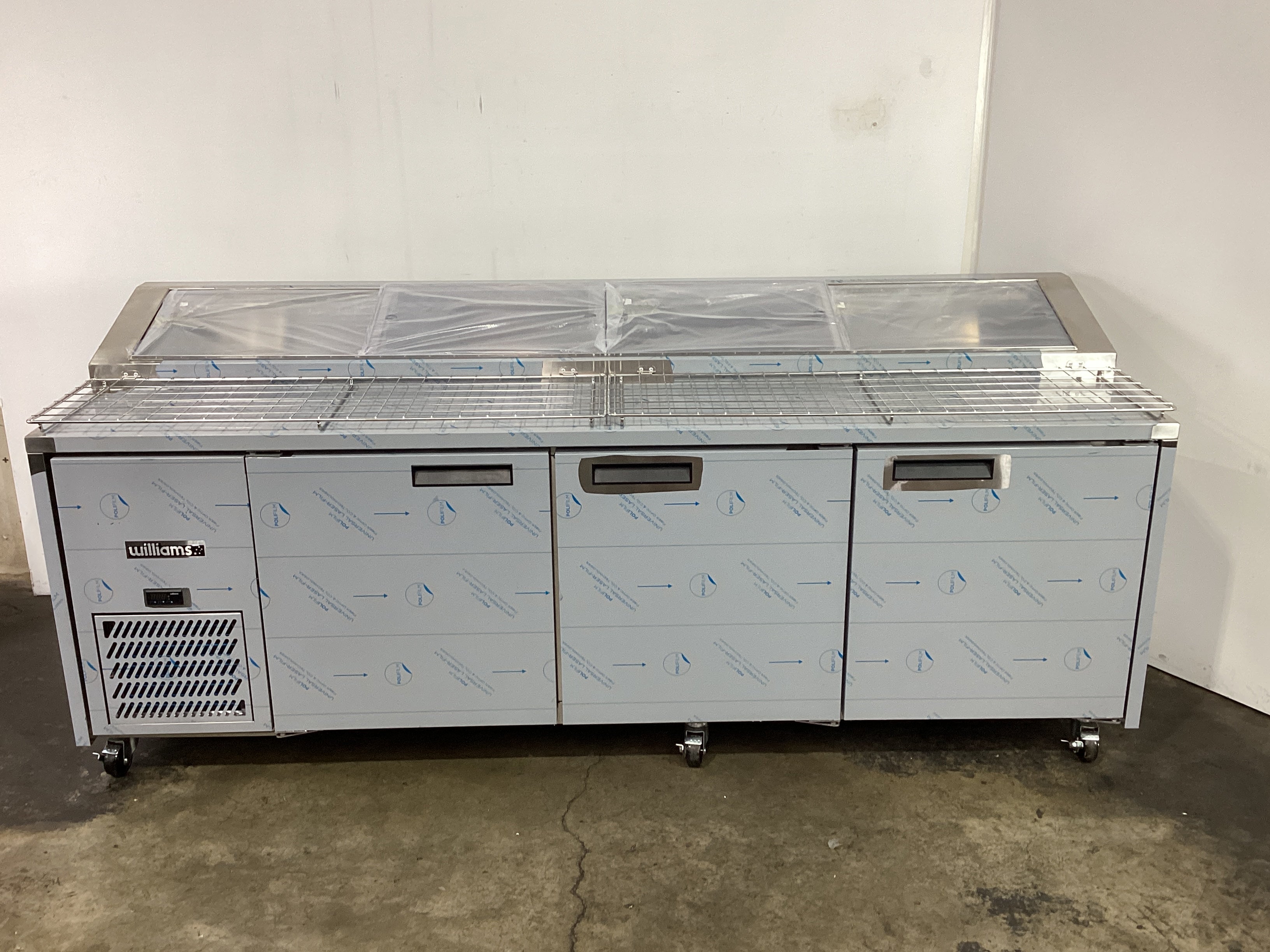 Williams HJ3PCBASS-000 Pizza Prep Fridge - 885411