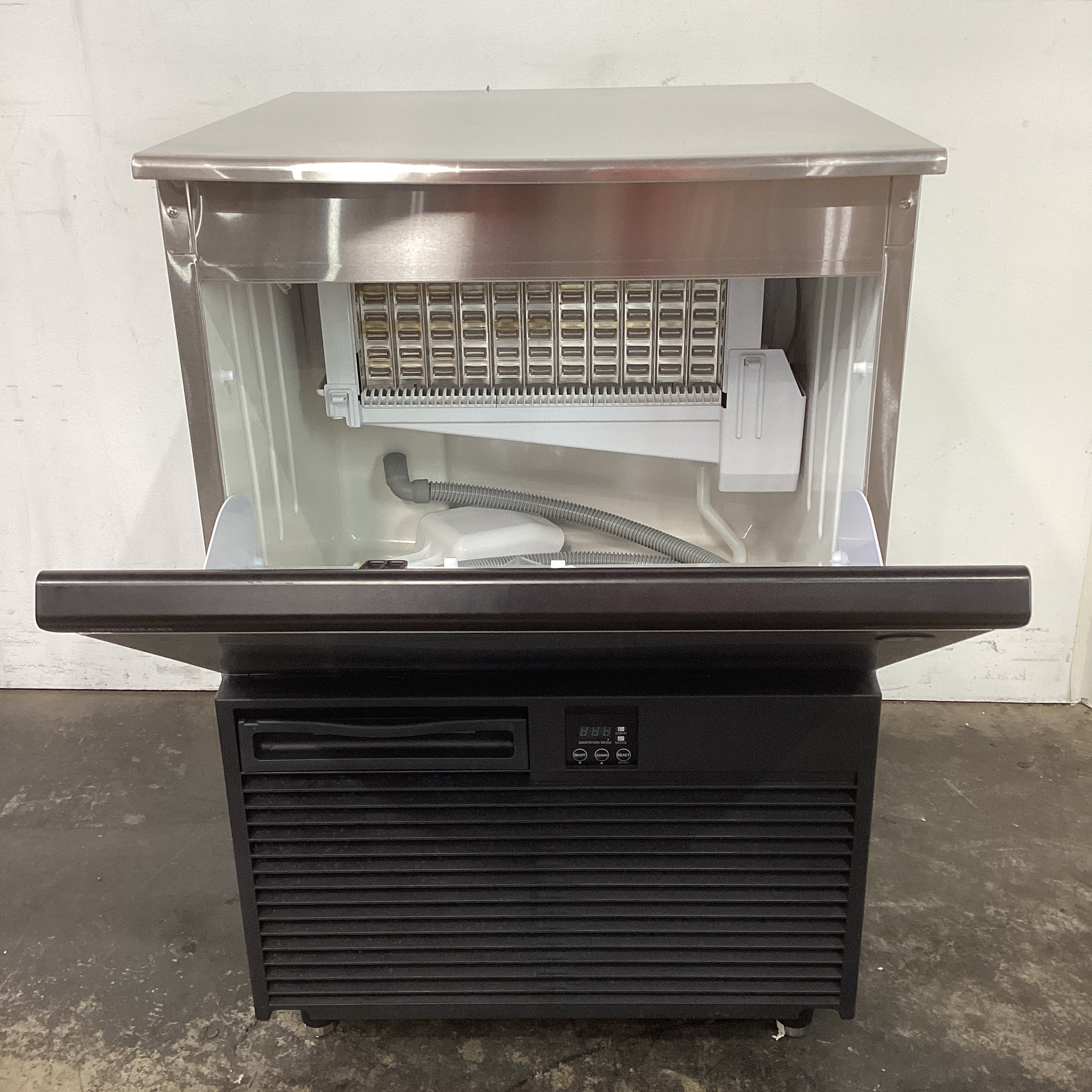 Hoshizaki KM-60C-HC Ice Machine - 886150