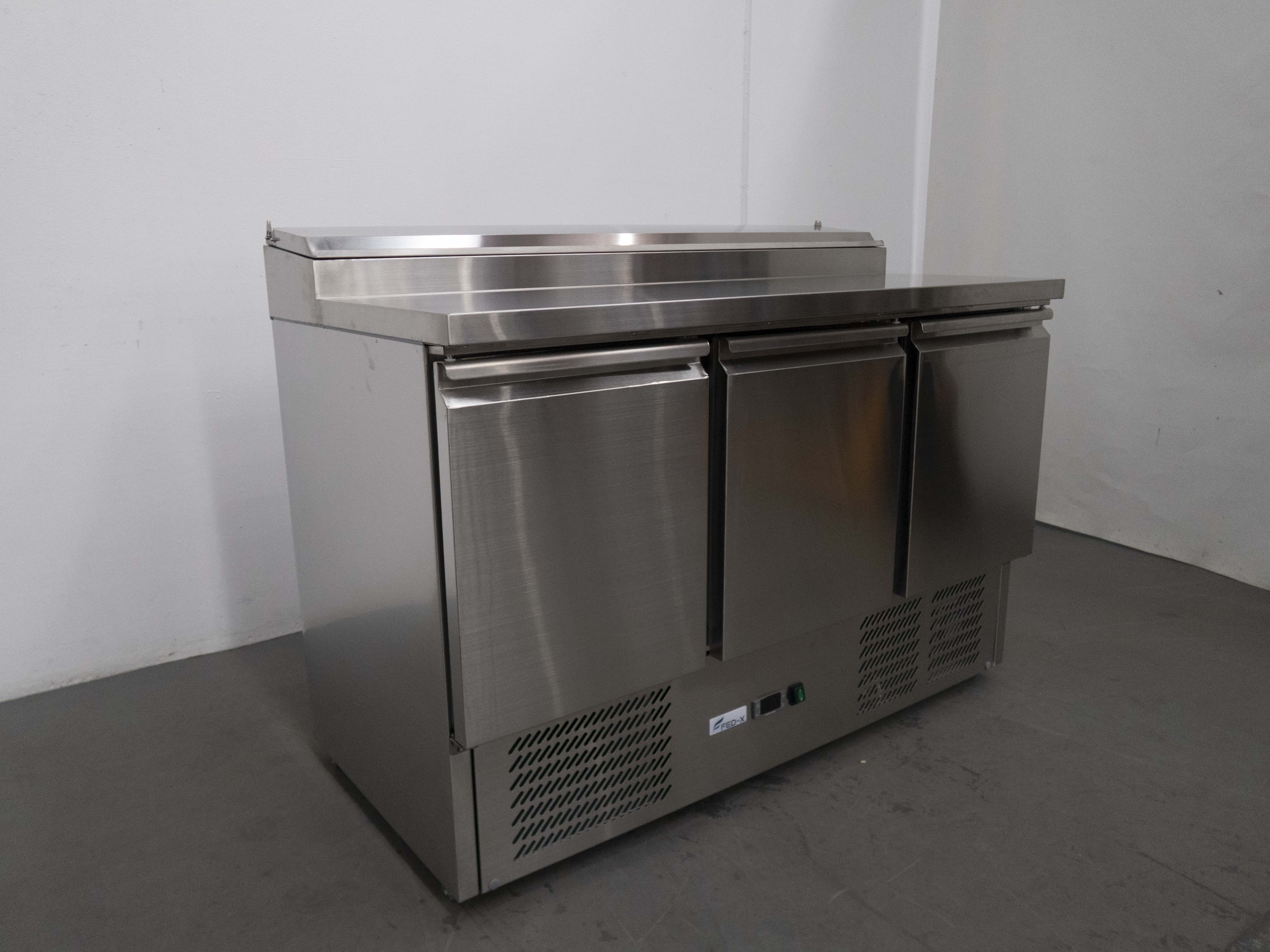 FED-X XGNS1300D Sandwich Prep Fridge - 887631