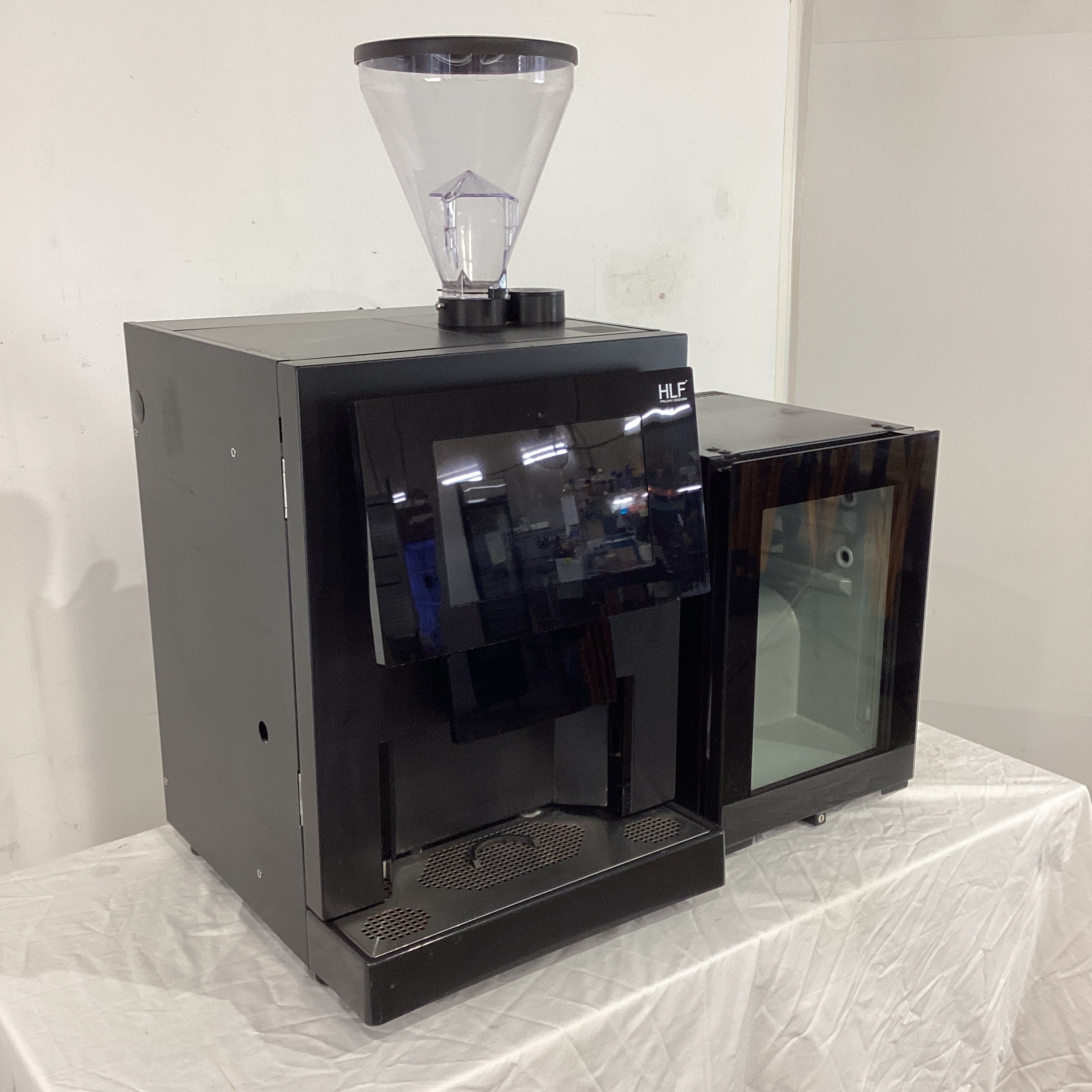 HLF 2700 Auto Coffee Machine w/Milk Fridge - 888775