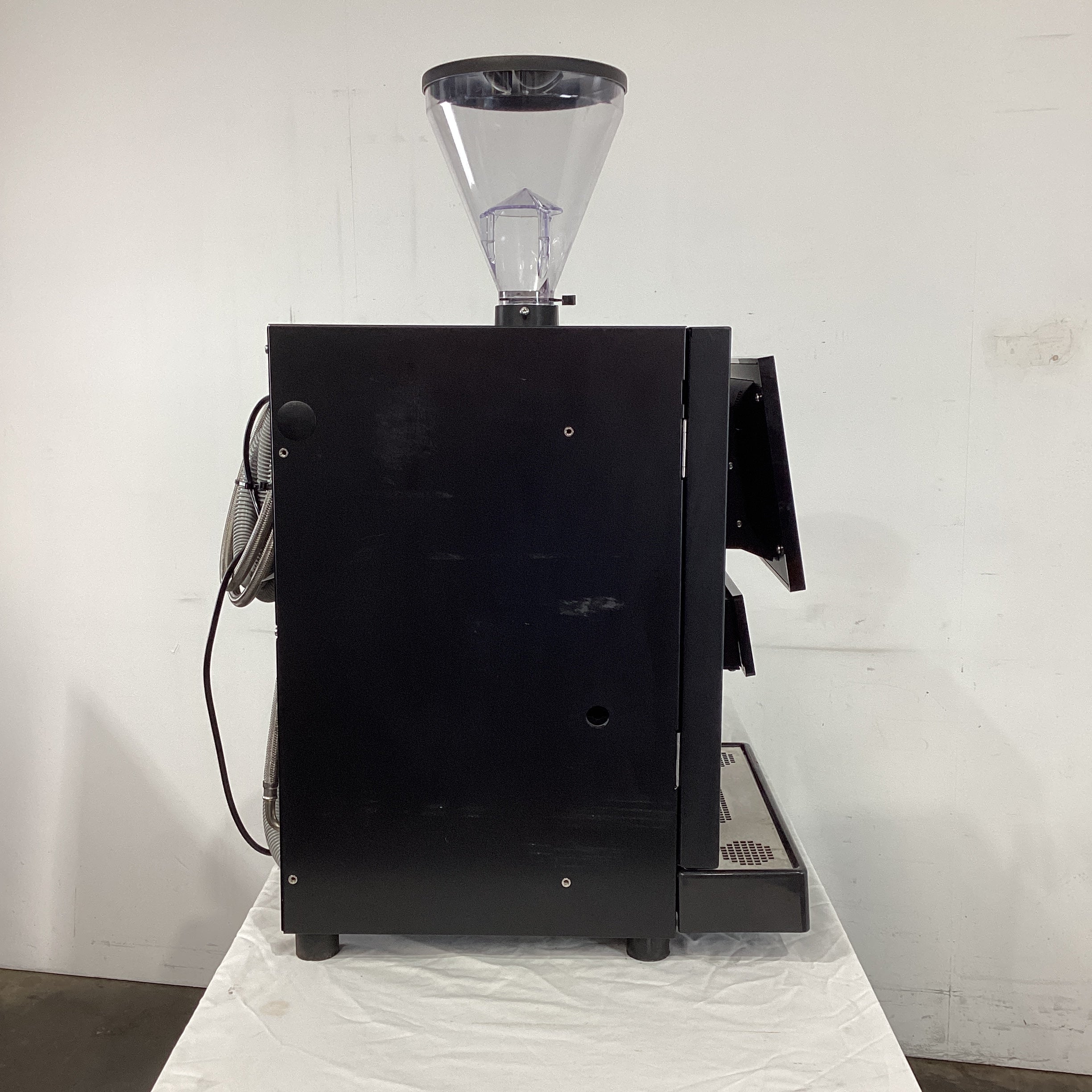 HLF 2700 Auto Coffee Machine w/Milk Fridge - 888775