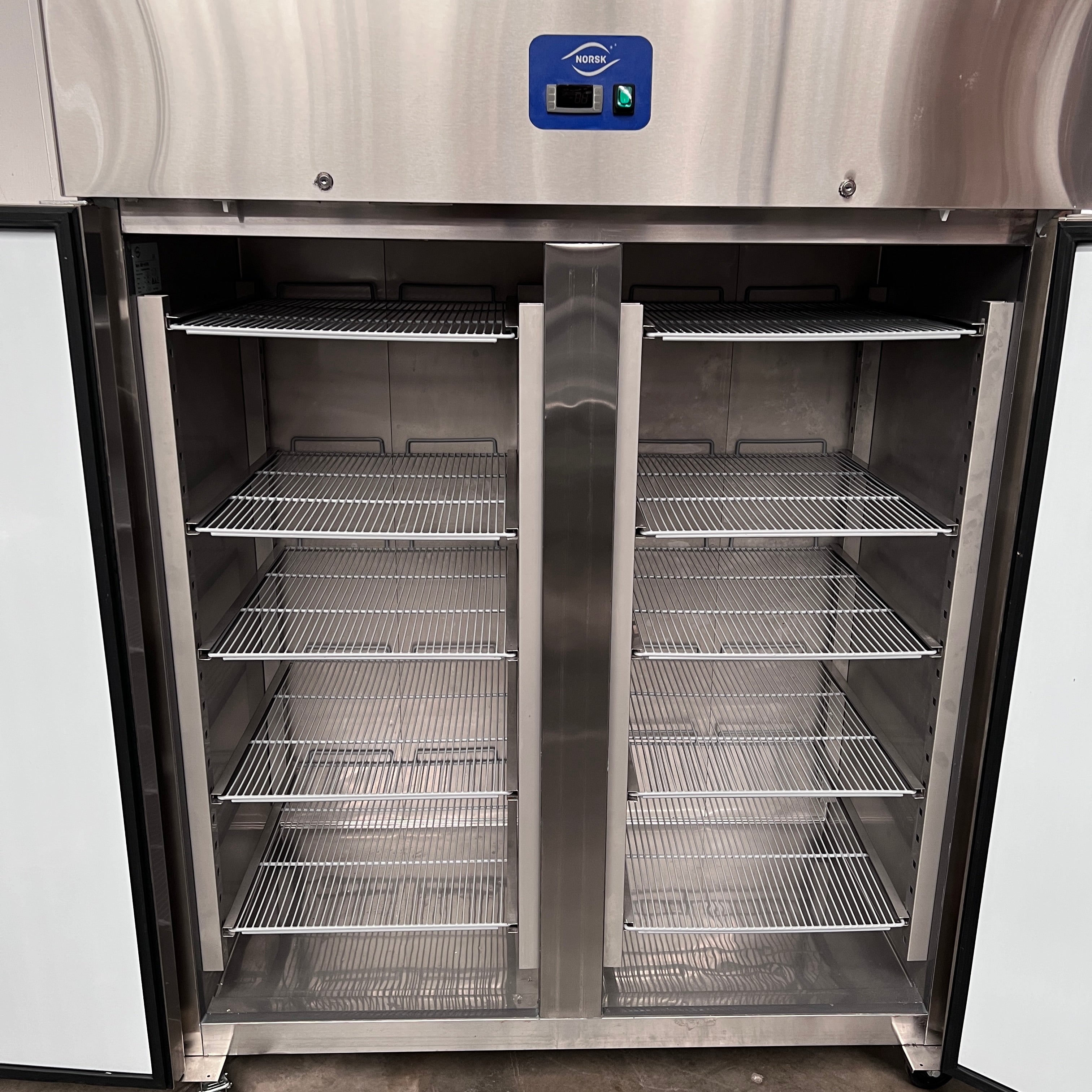 Norsk GN NSK-1410TN Upright Fridge - 889290