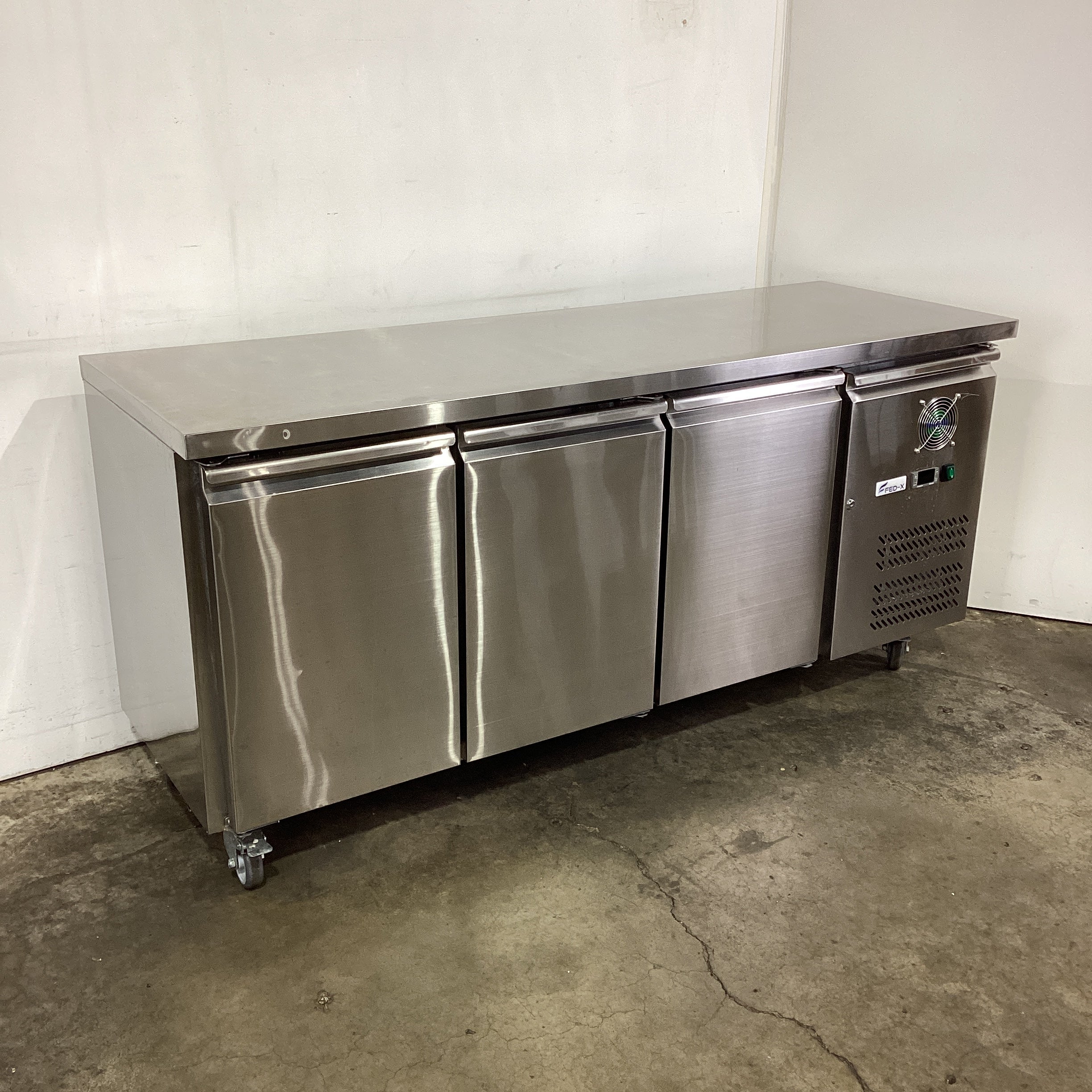 FED-X XUB6F18S3V Underbench Freezer - 890373