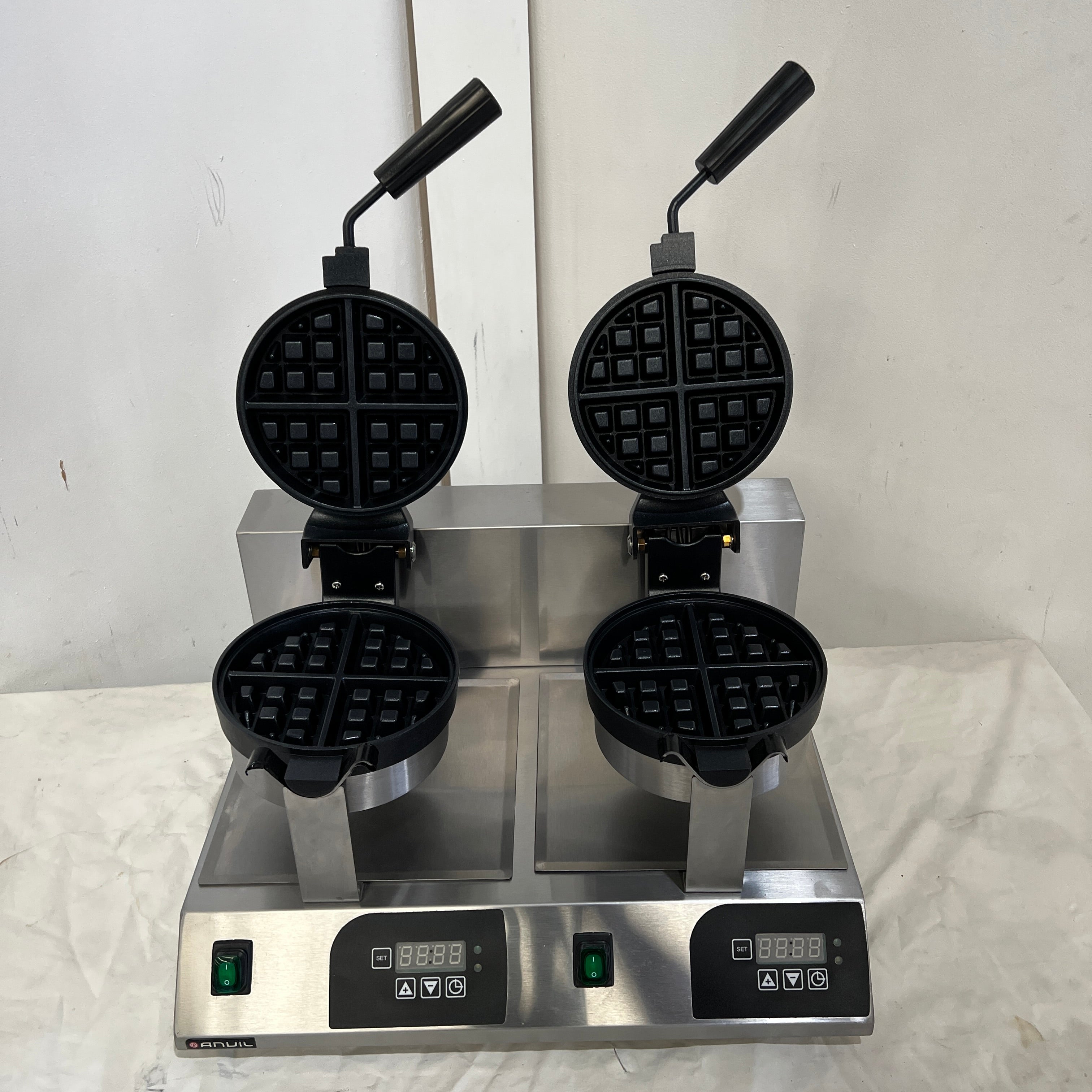 Anvil WBA1002 Waffle Iron - 891381