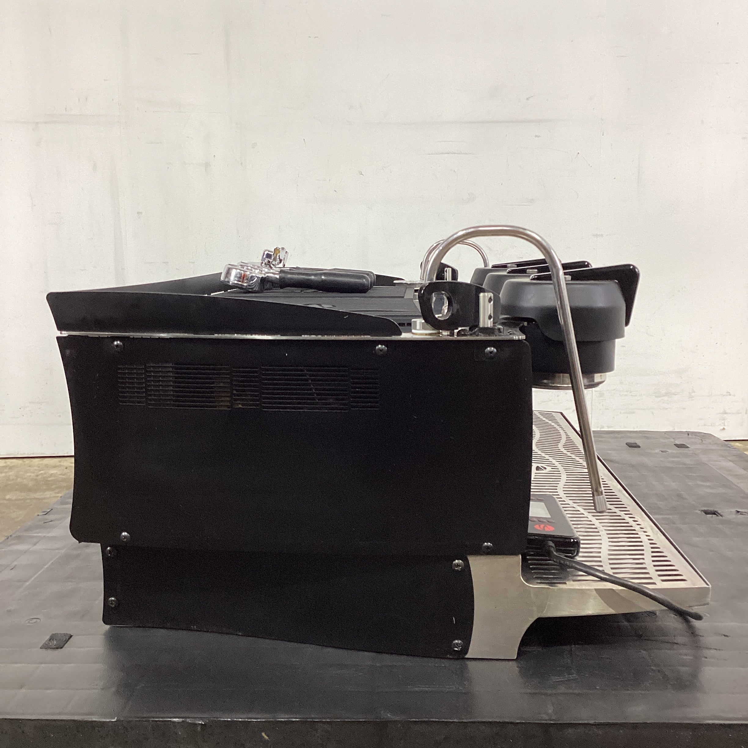 Synesso S300 3 Group Coffee Machine - 891855