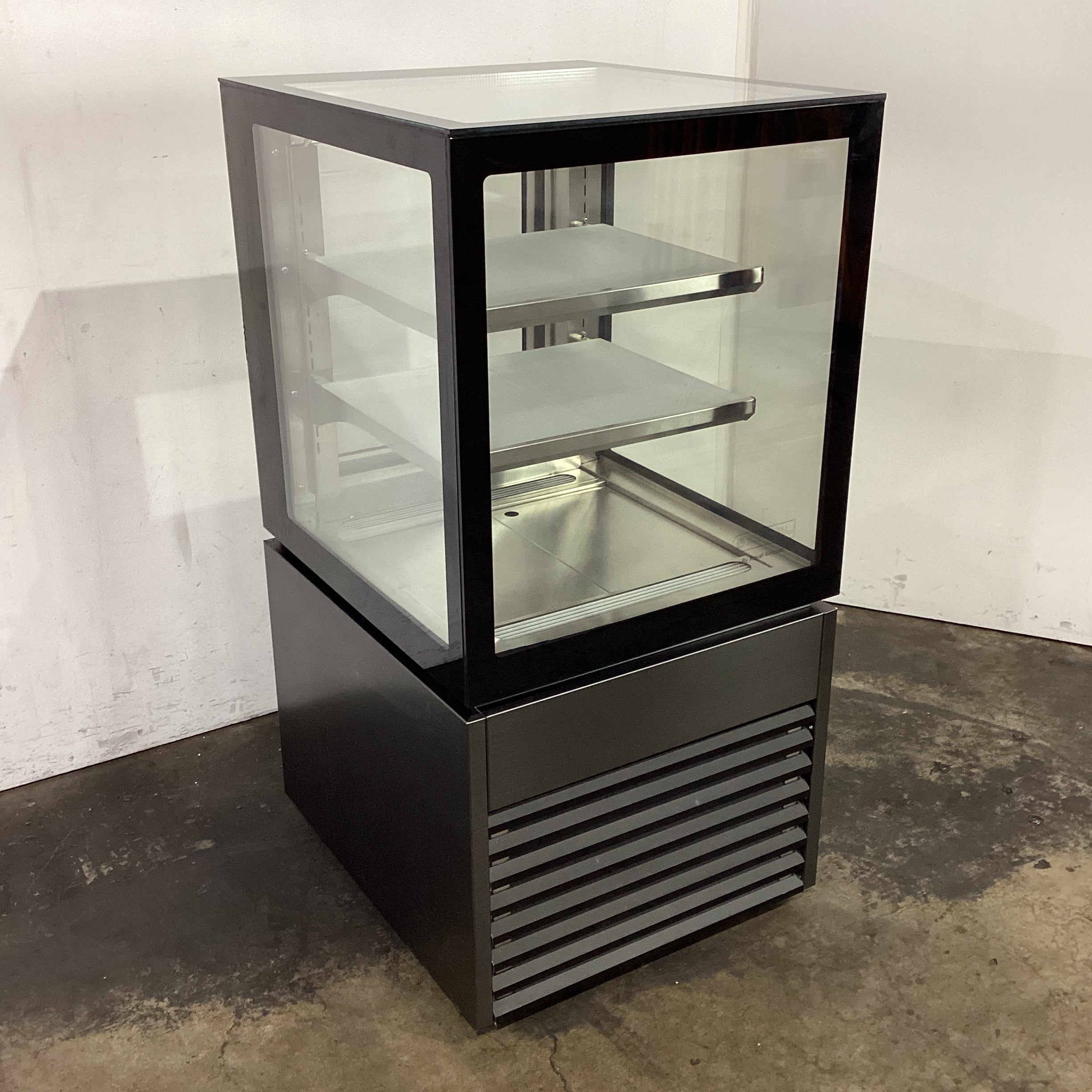 Anvil NDSV3720 3 Tier Cake Display - 898399